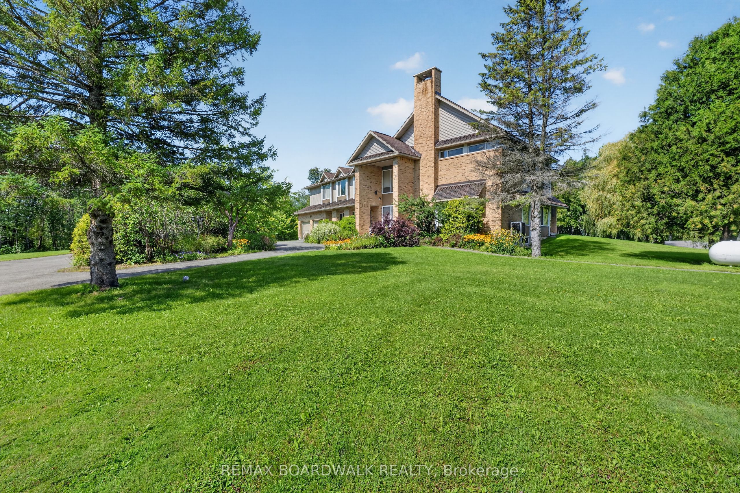 2437 Devine Road Property Photo 1