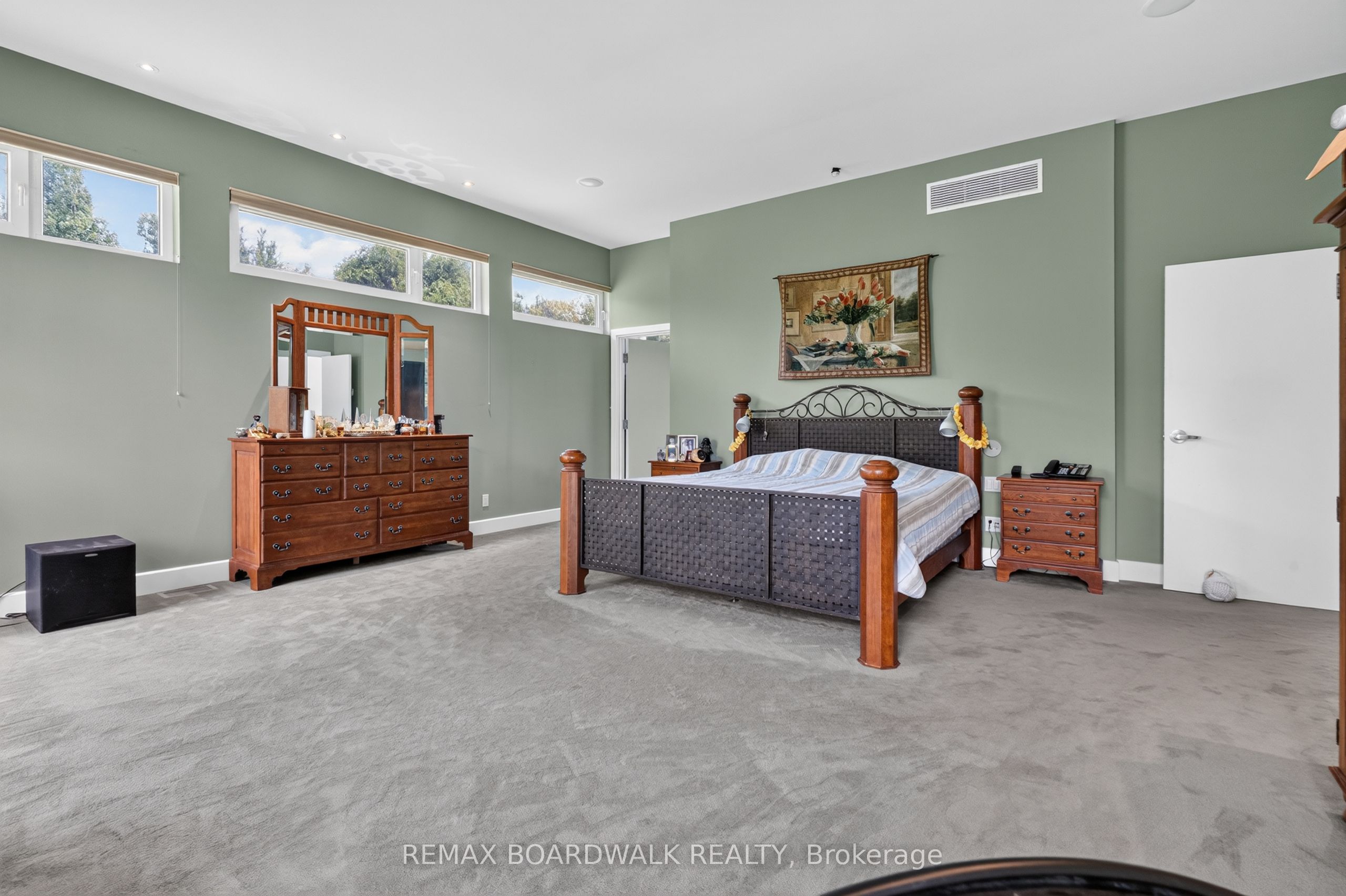 2437 Devine Road Property Photo 14