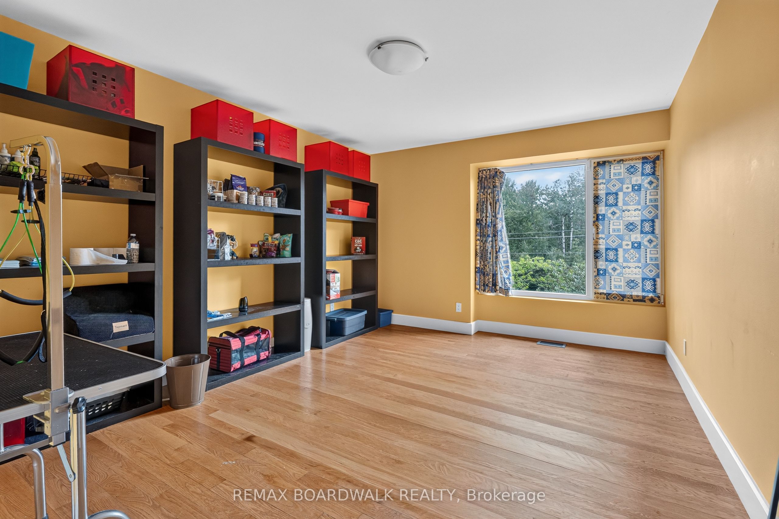 2437 Devine Road Property Photo 18