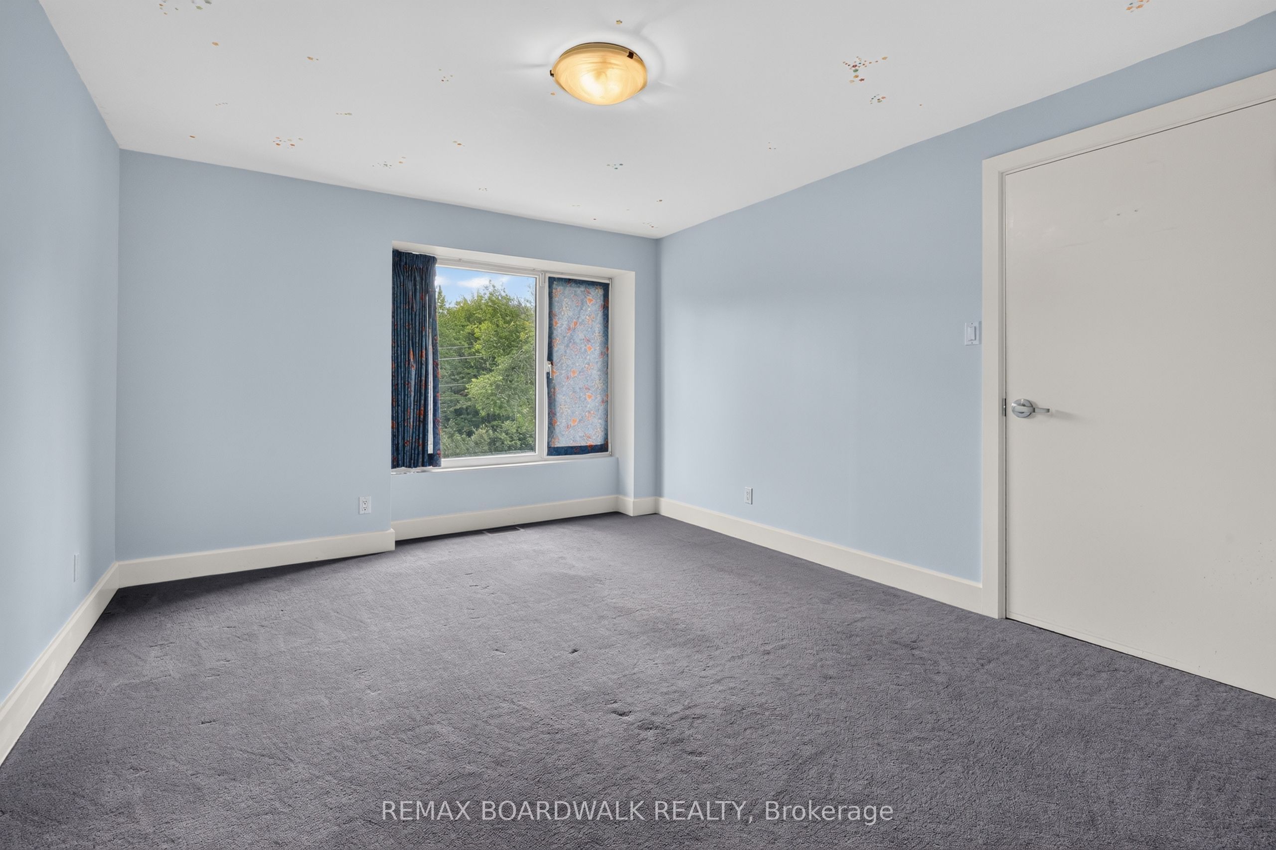 2437 Devine Road Property Photo 21