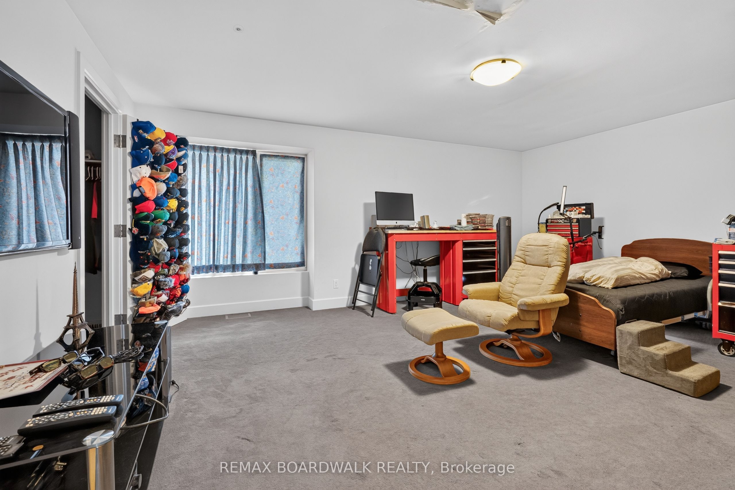 2437 Devine Road Property Photo 22
