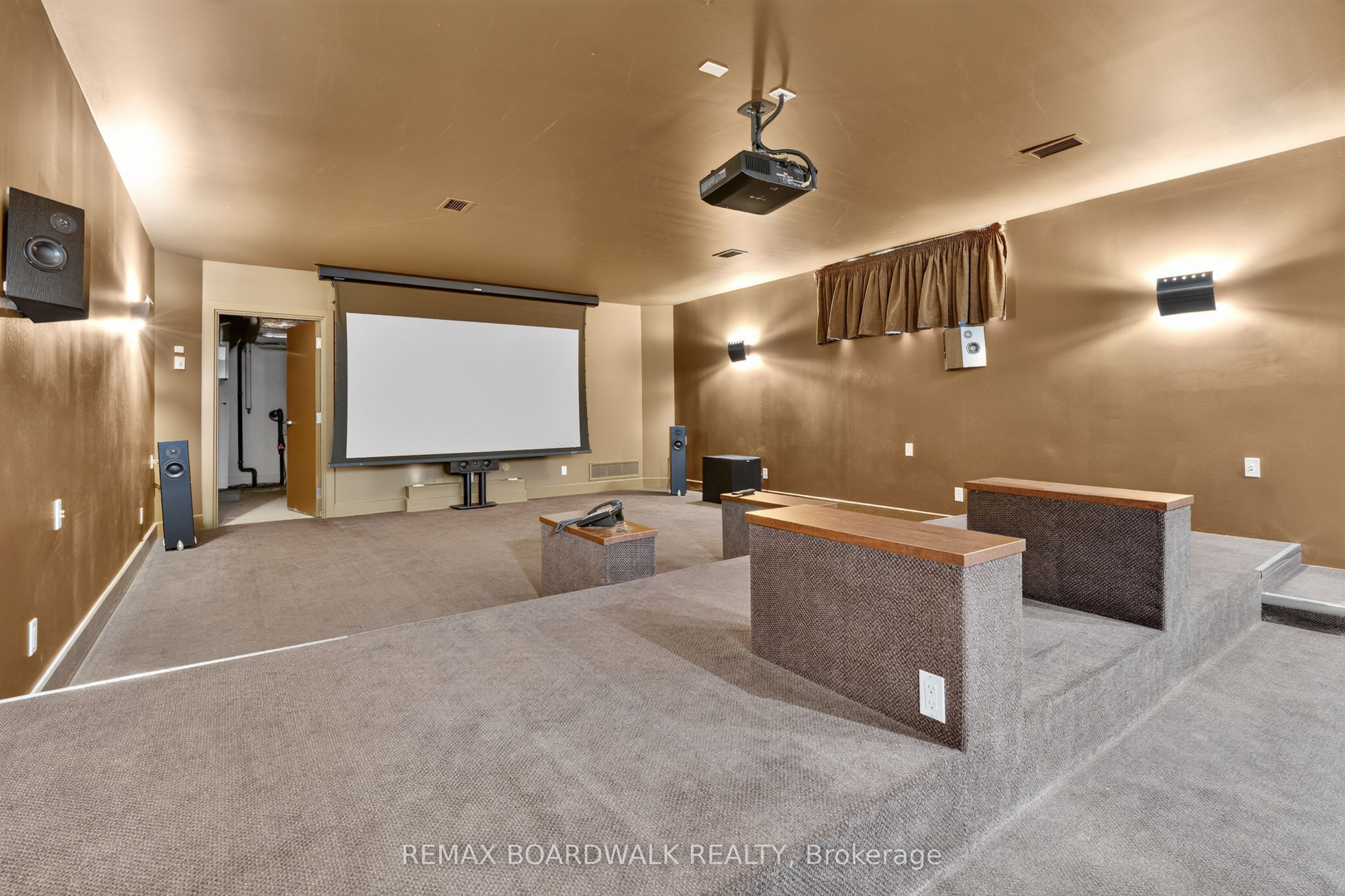 2437 Devine Road Property Photo 29