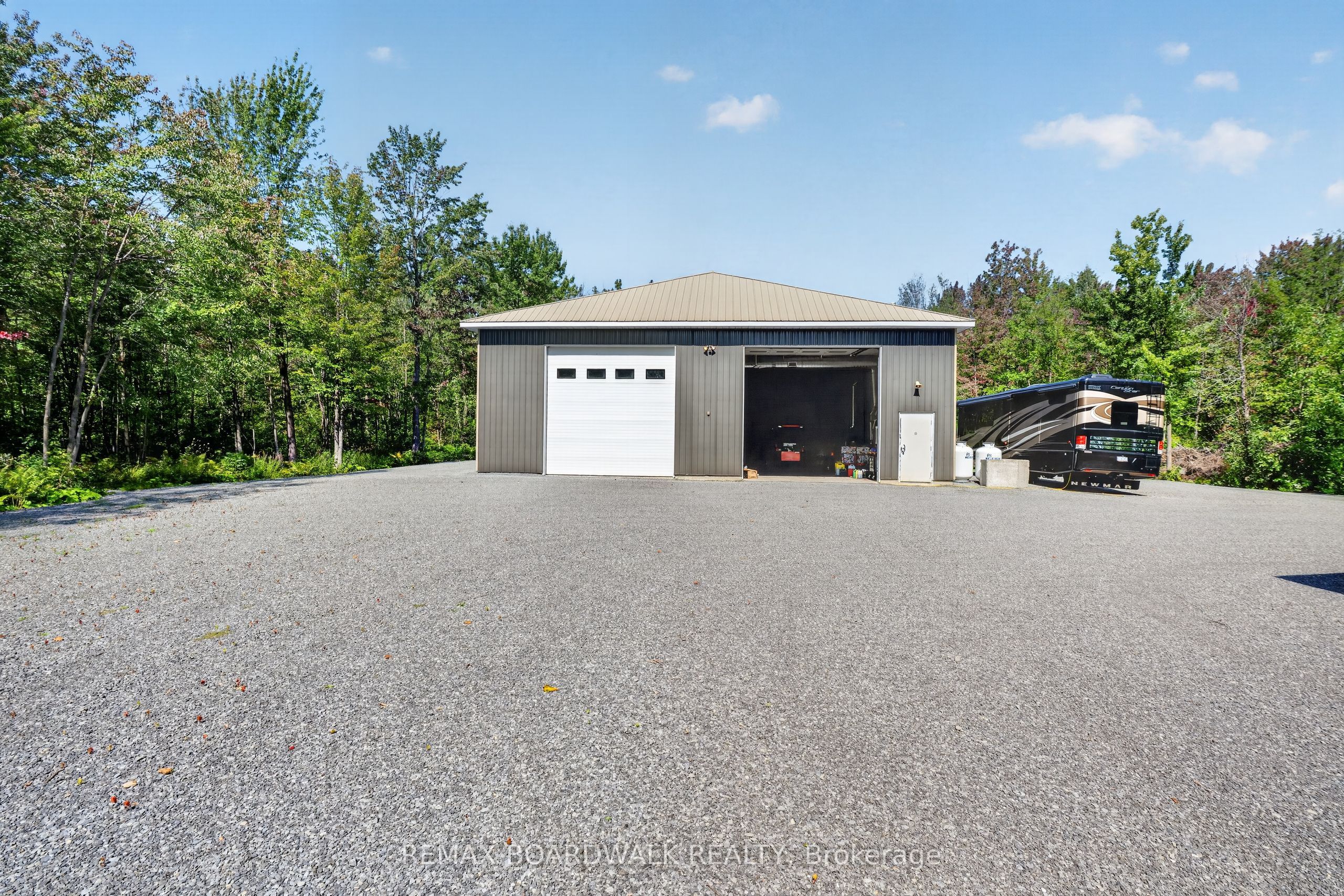 2437 Devine Road Property Photo 39