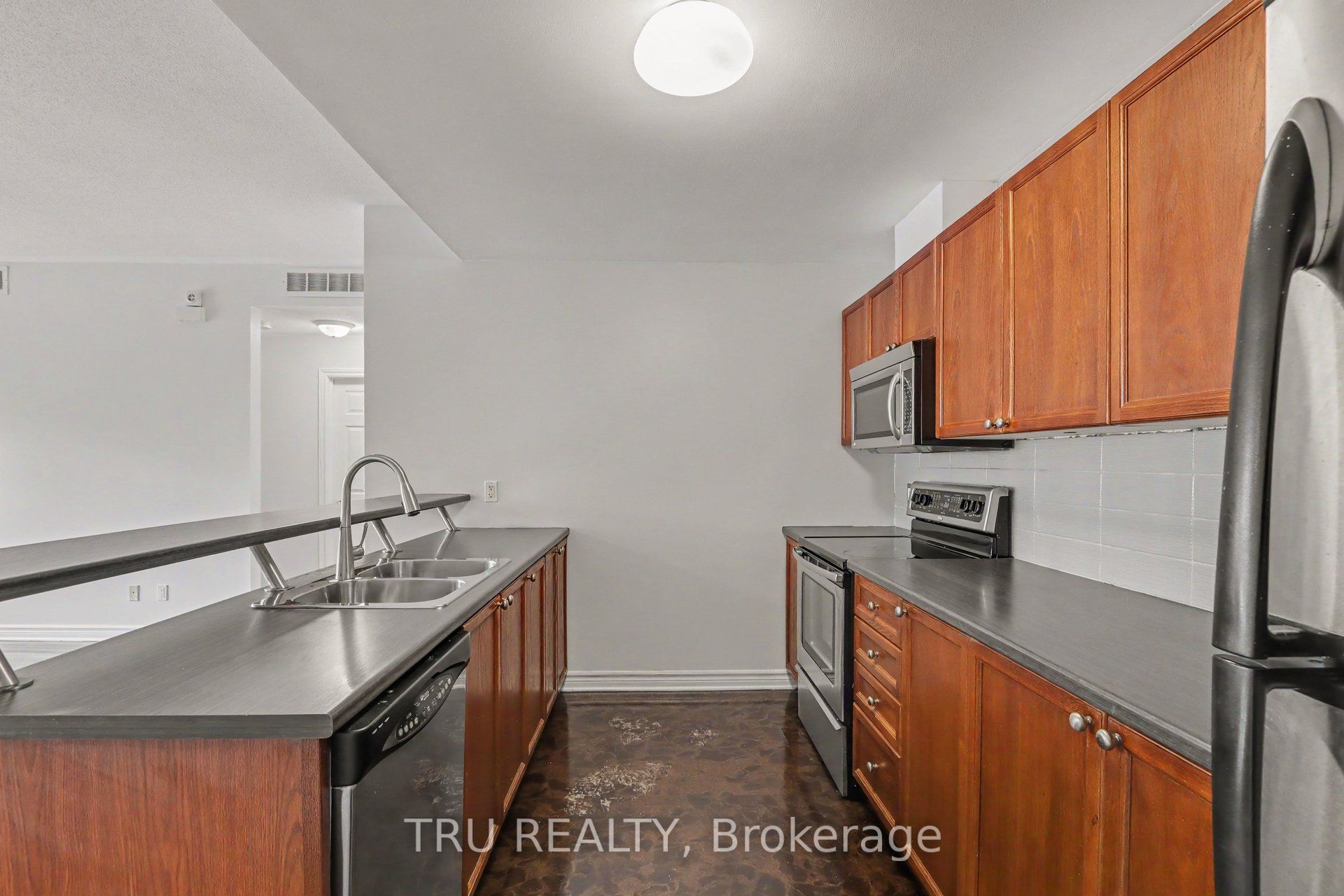 165 Waterbridge Drive 7 Property Photo 10