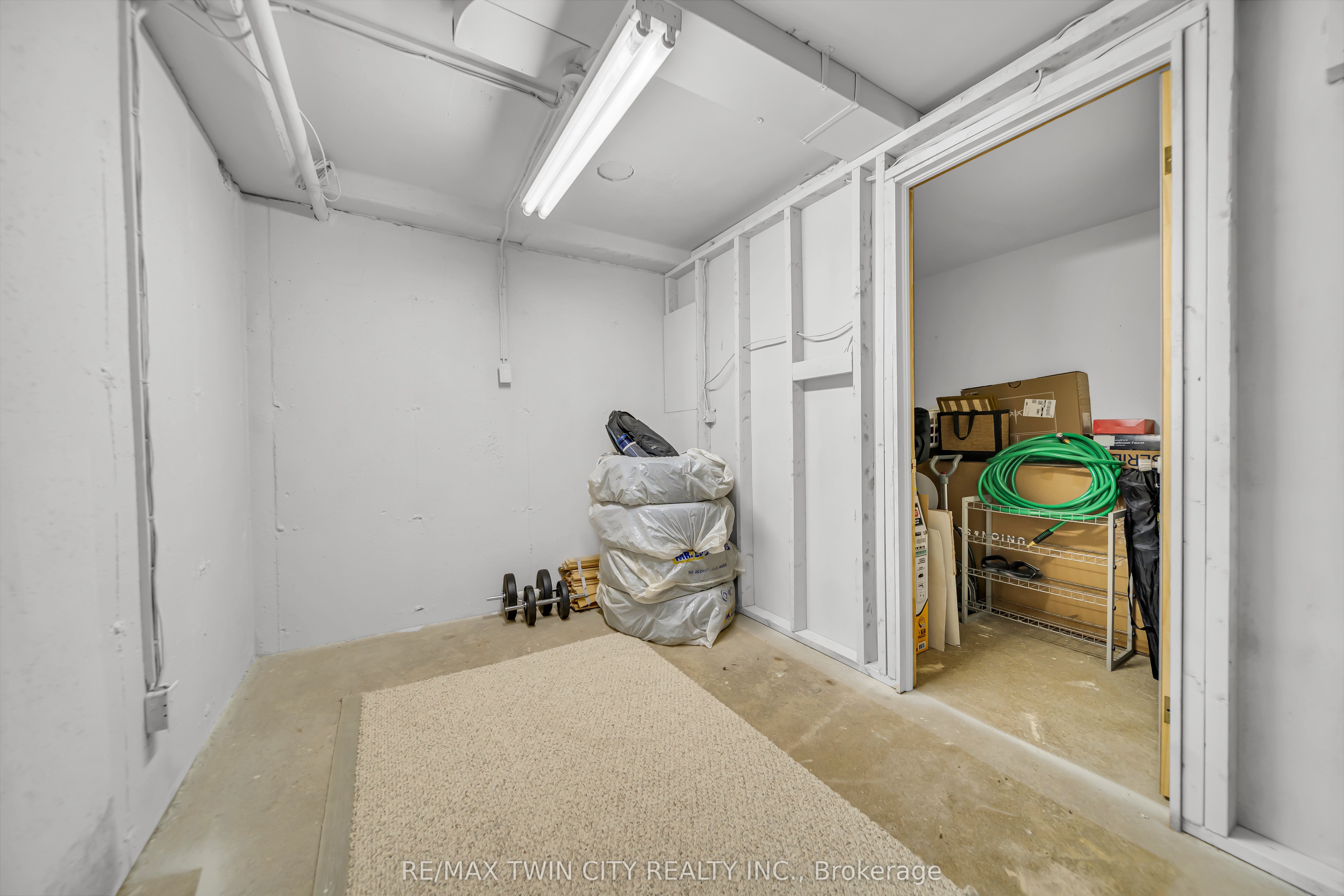 121 University Avenue E 101 Property Photo 30