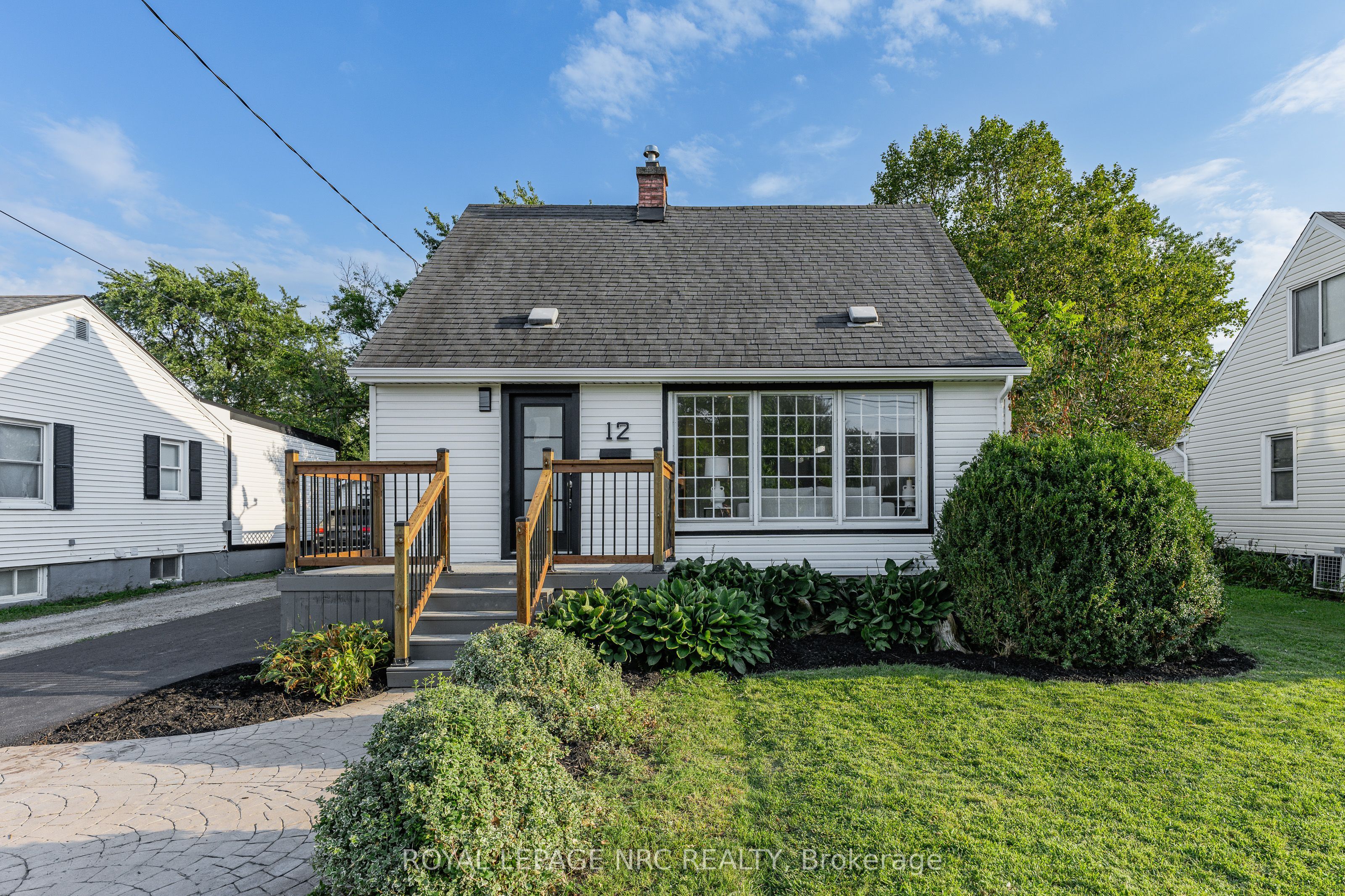 12 Admiral Road Property Photo 1