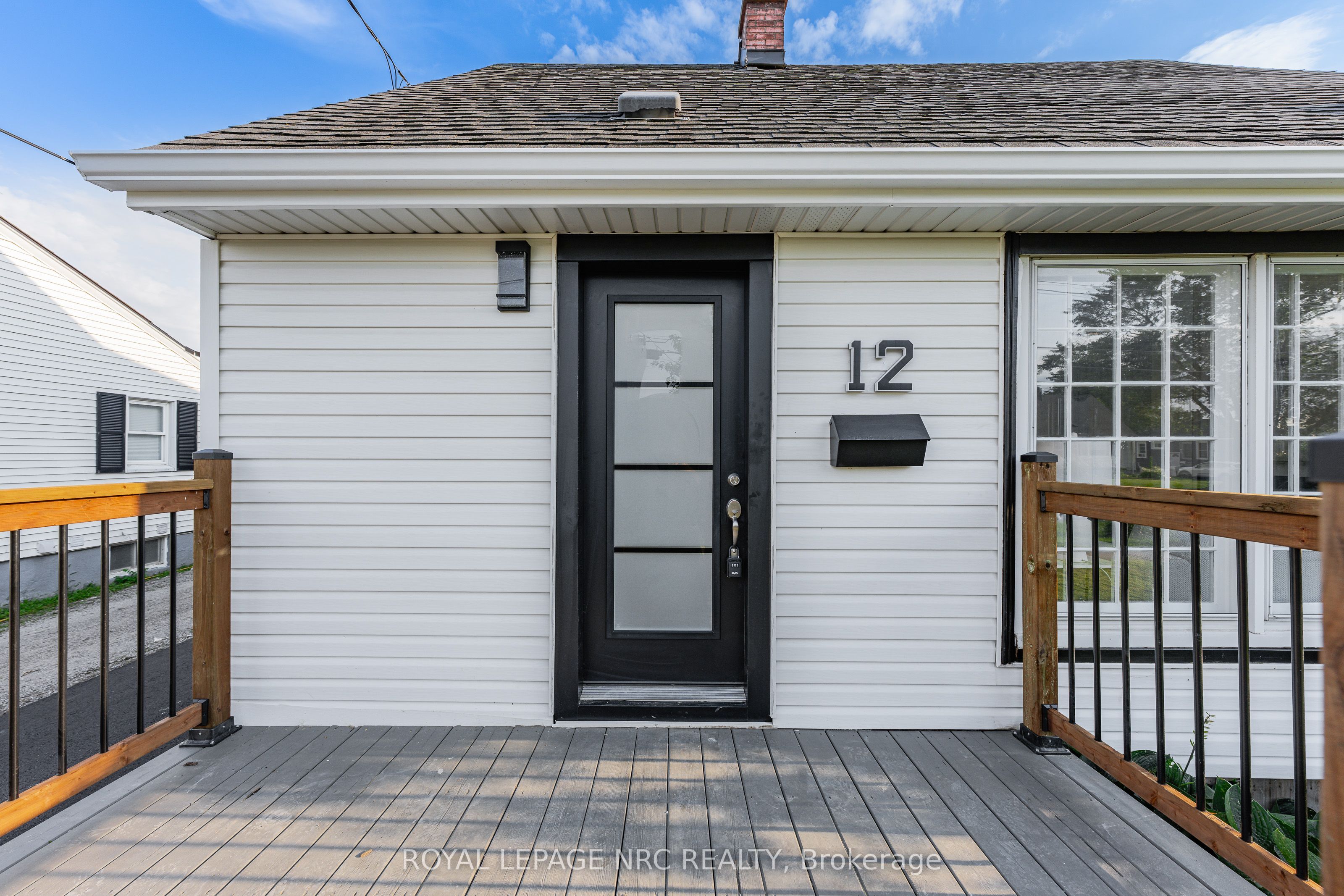 12 Admiral Road Property Photo 6