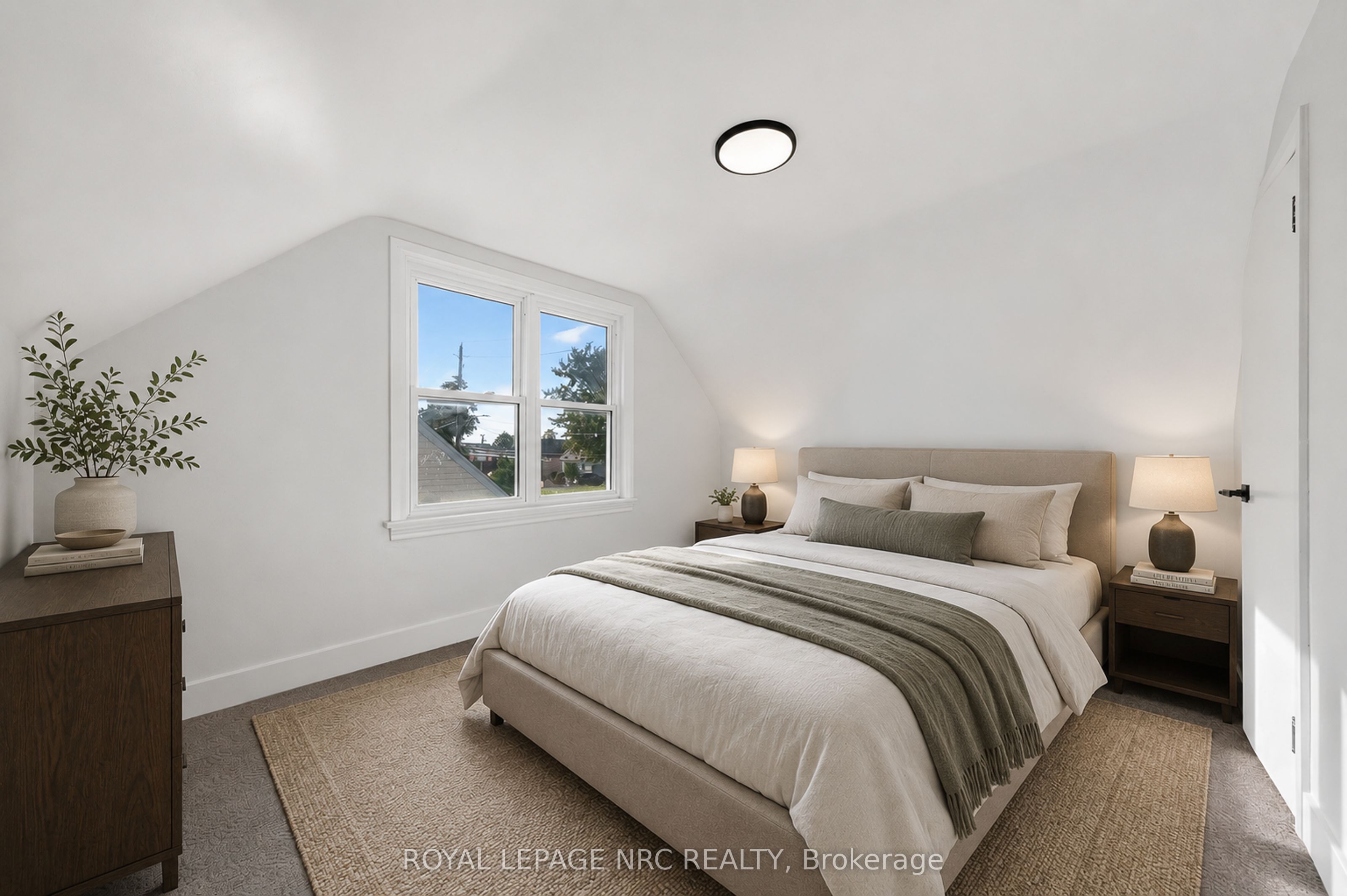 12 Admiral Road Property Photo 32