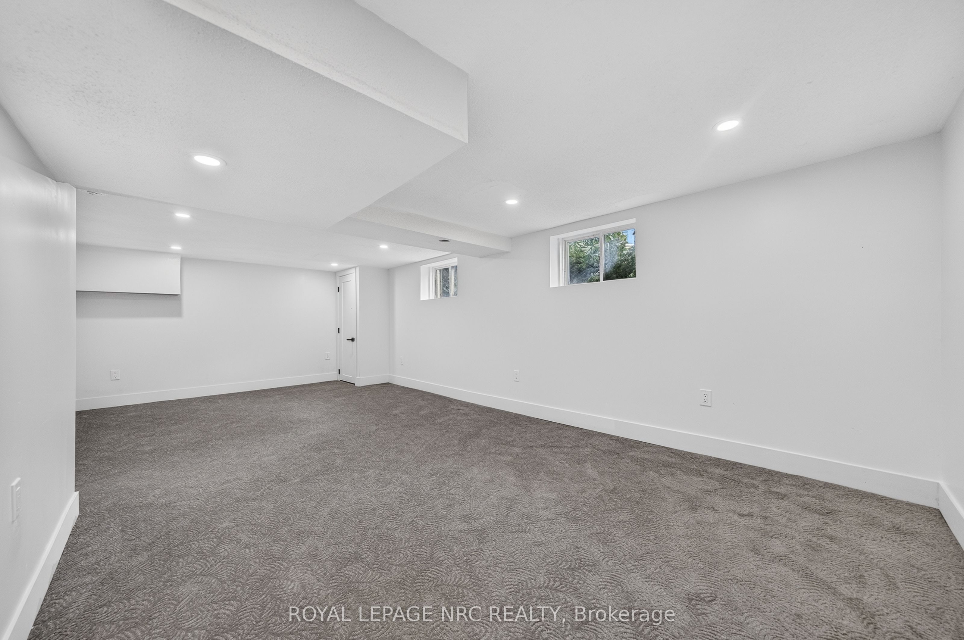 12 Admiral Road Property Photo 34
