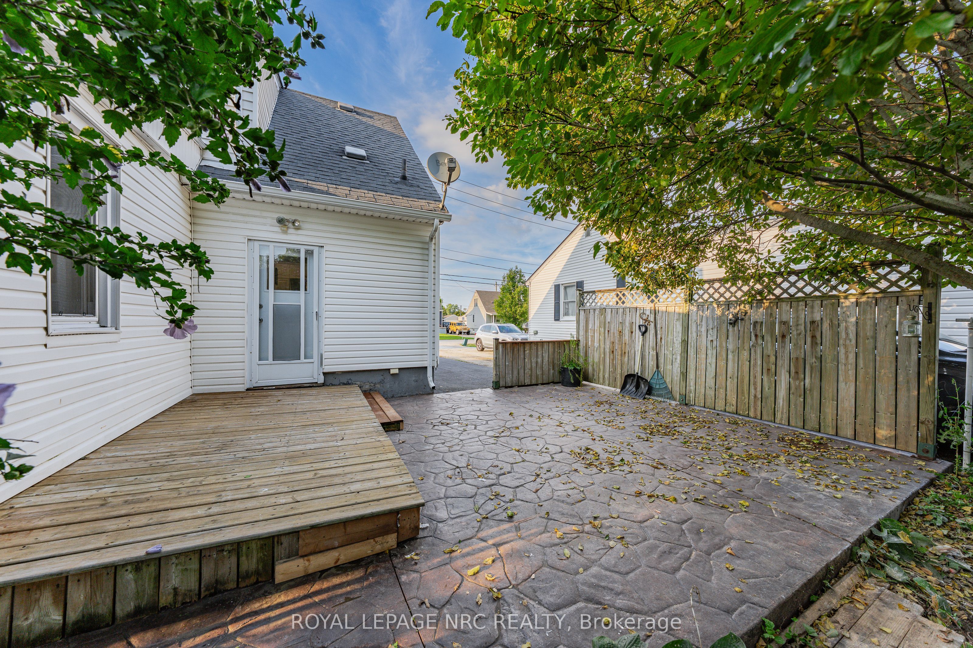 12 Admiral Road Property Photo 37