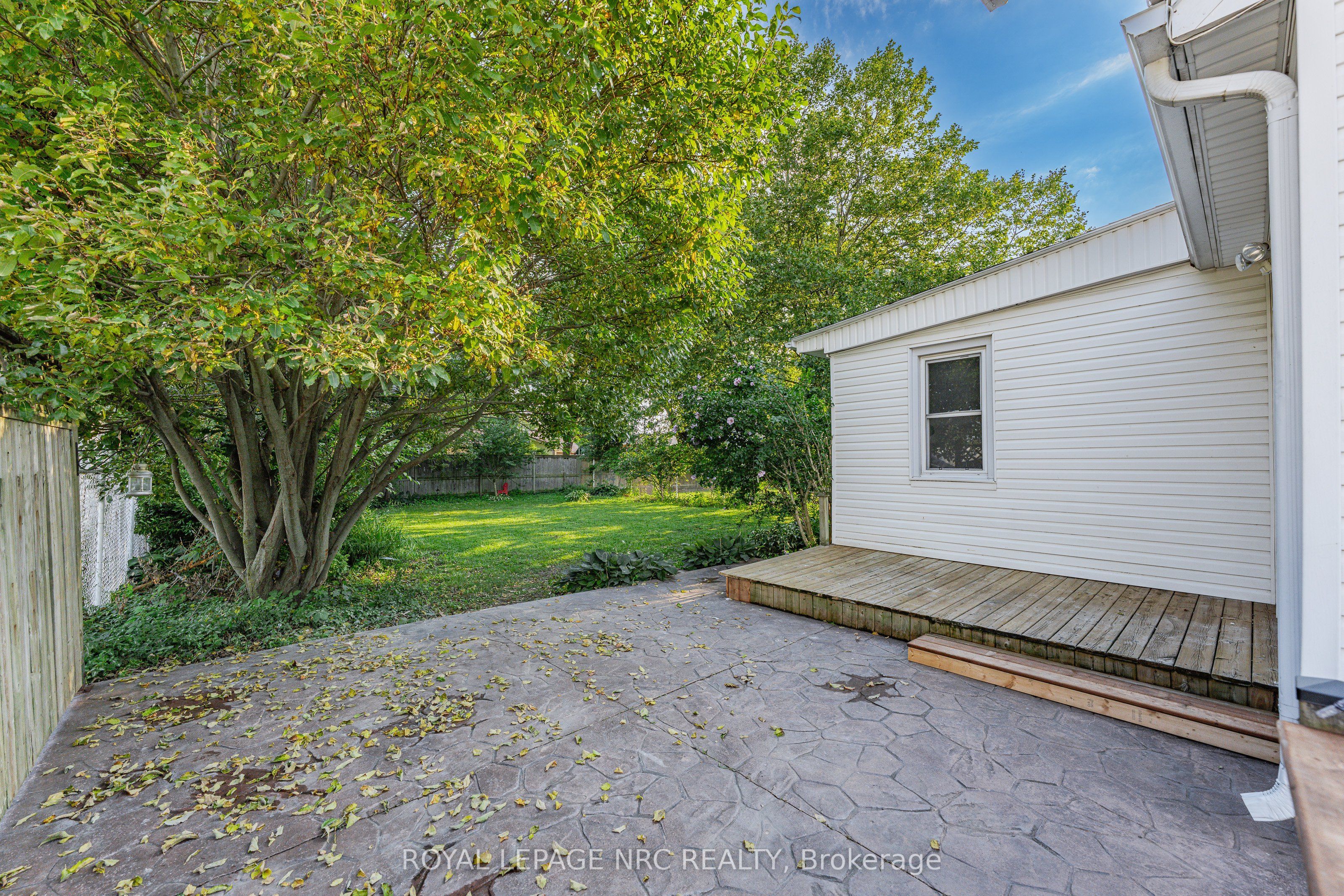 12 Admiral Road Property Photo 38