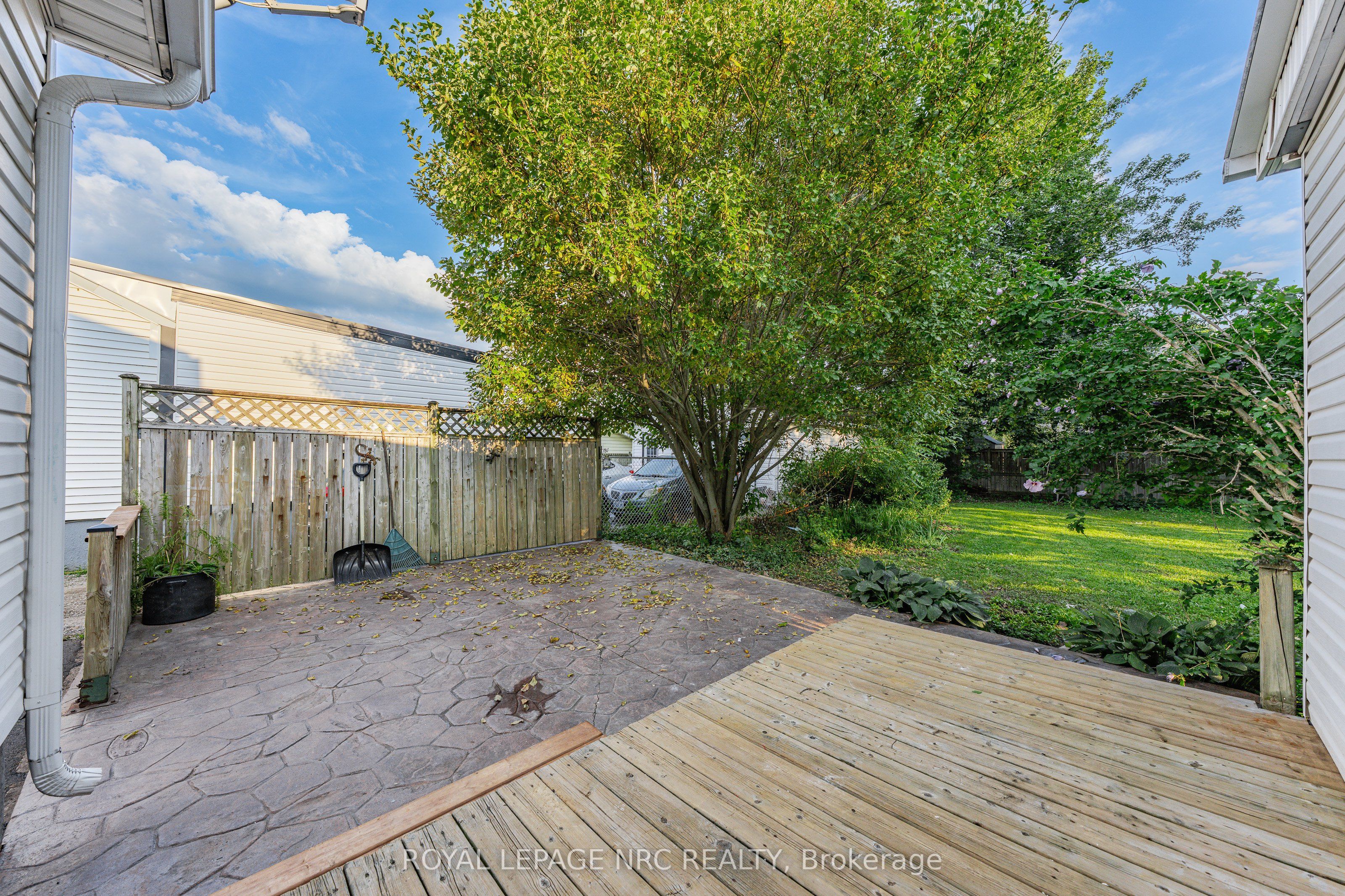 12 Admiral Road Property Photo 39