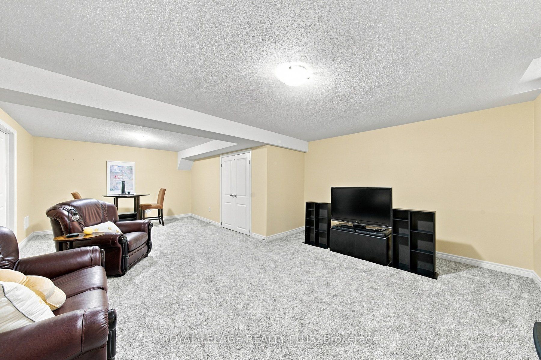 8971 Tristar Crescent Property Photo 34