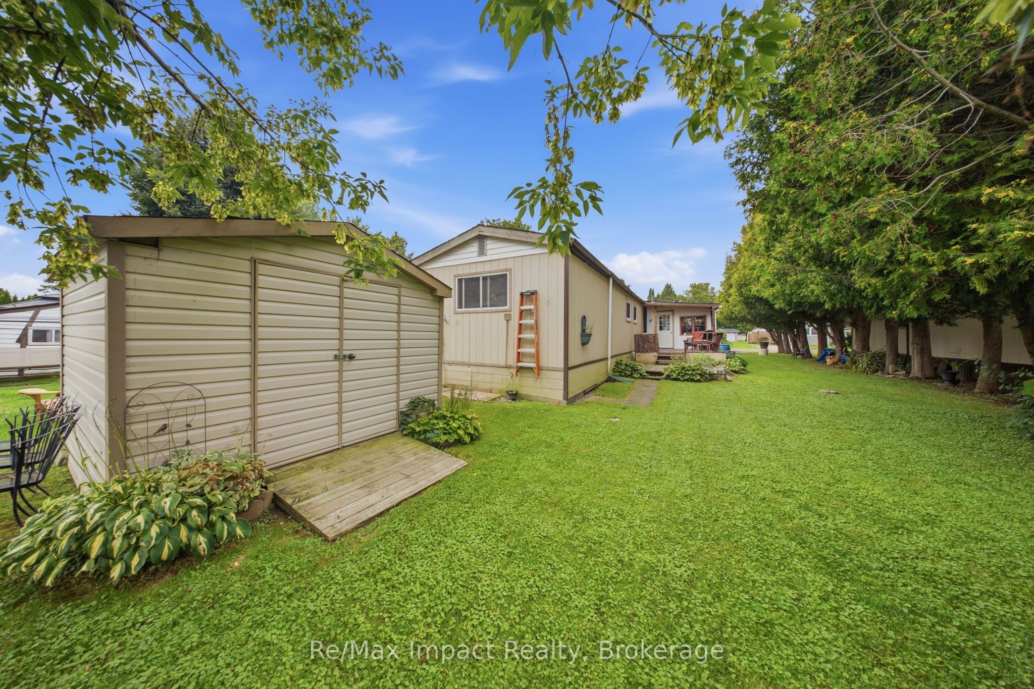 39 Hillview Drive Property Photo 3
