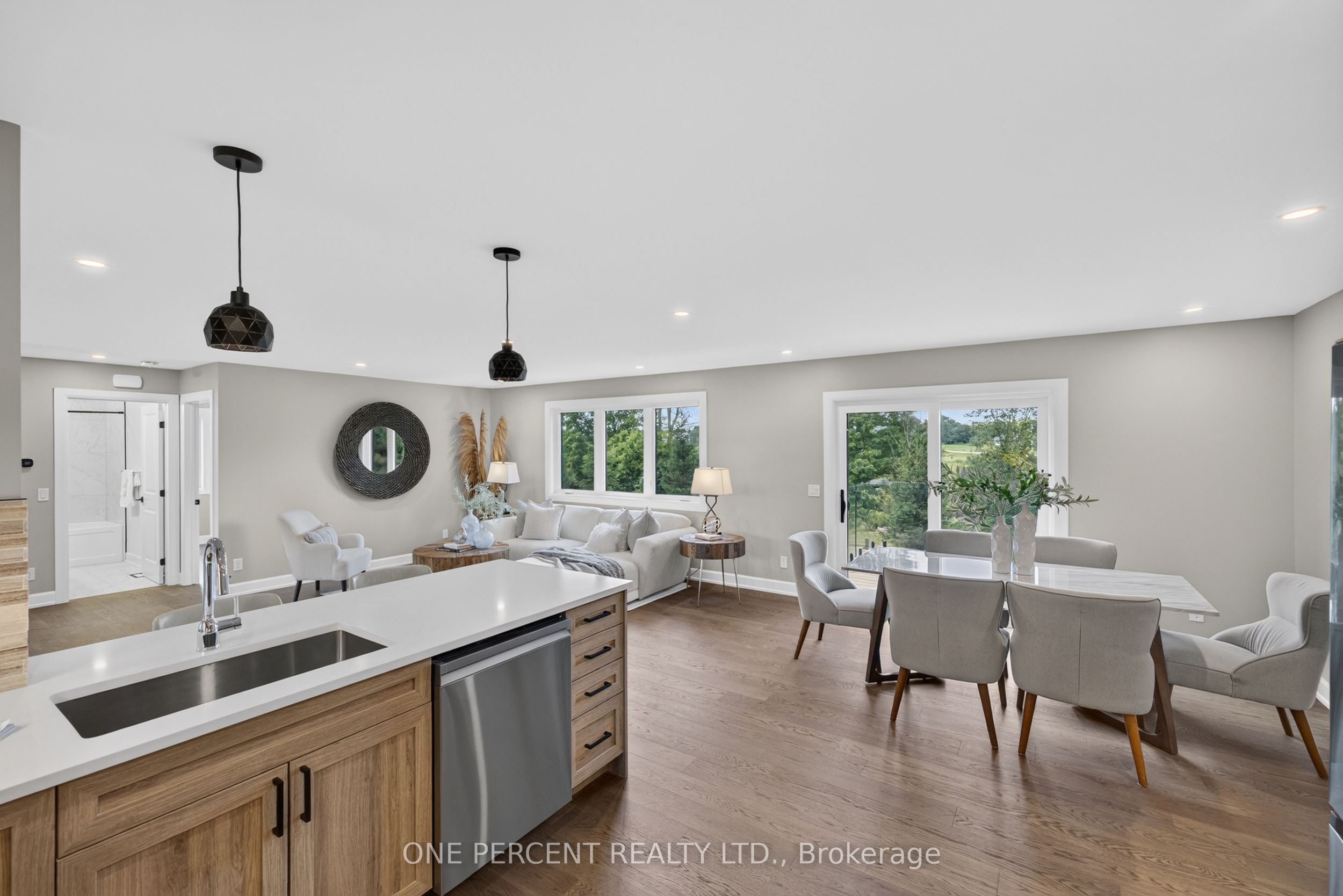 1243 Rosedale Road S Property Photo 6