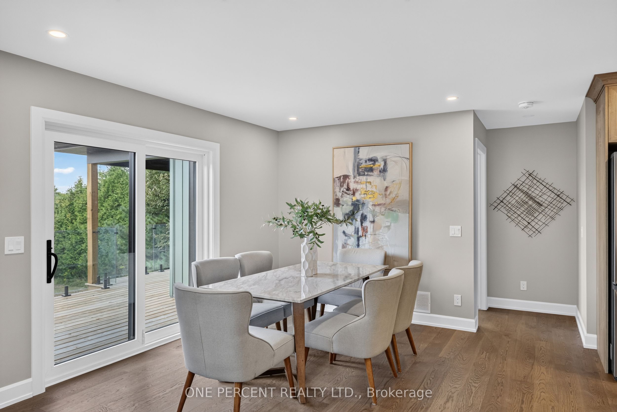 1243 Rosedale Road S Property Photo 10