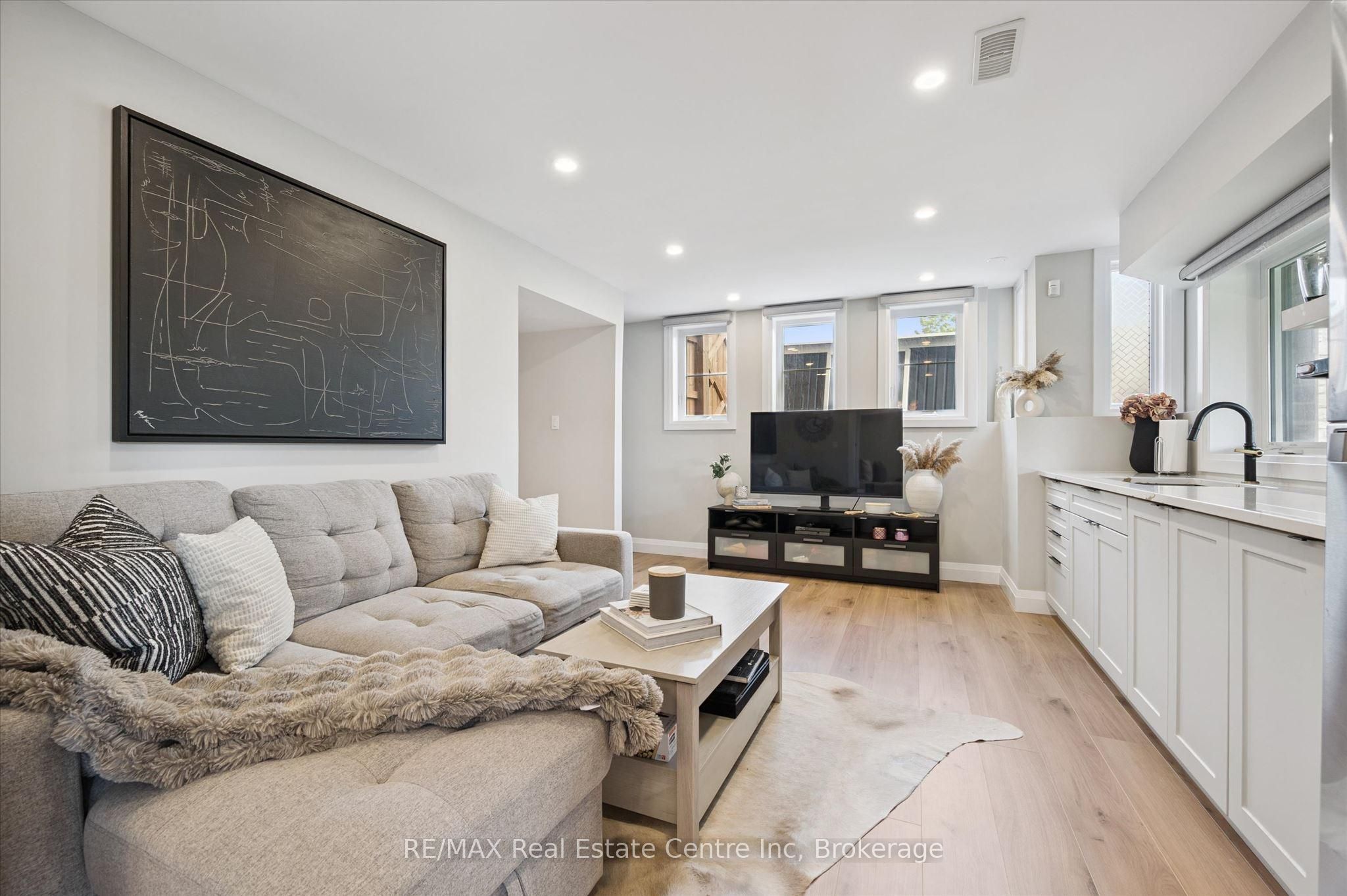 3 Queensbrook Crescent Property Photo 25