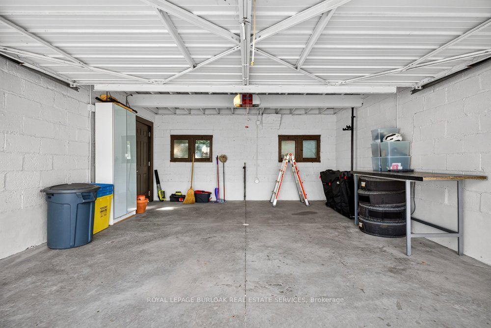 16 Bruce Street Property Photo 37