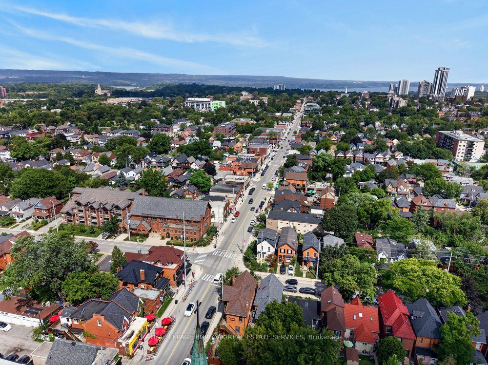 16 Bruce Street Property Photo 40