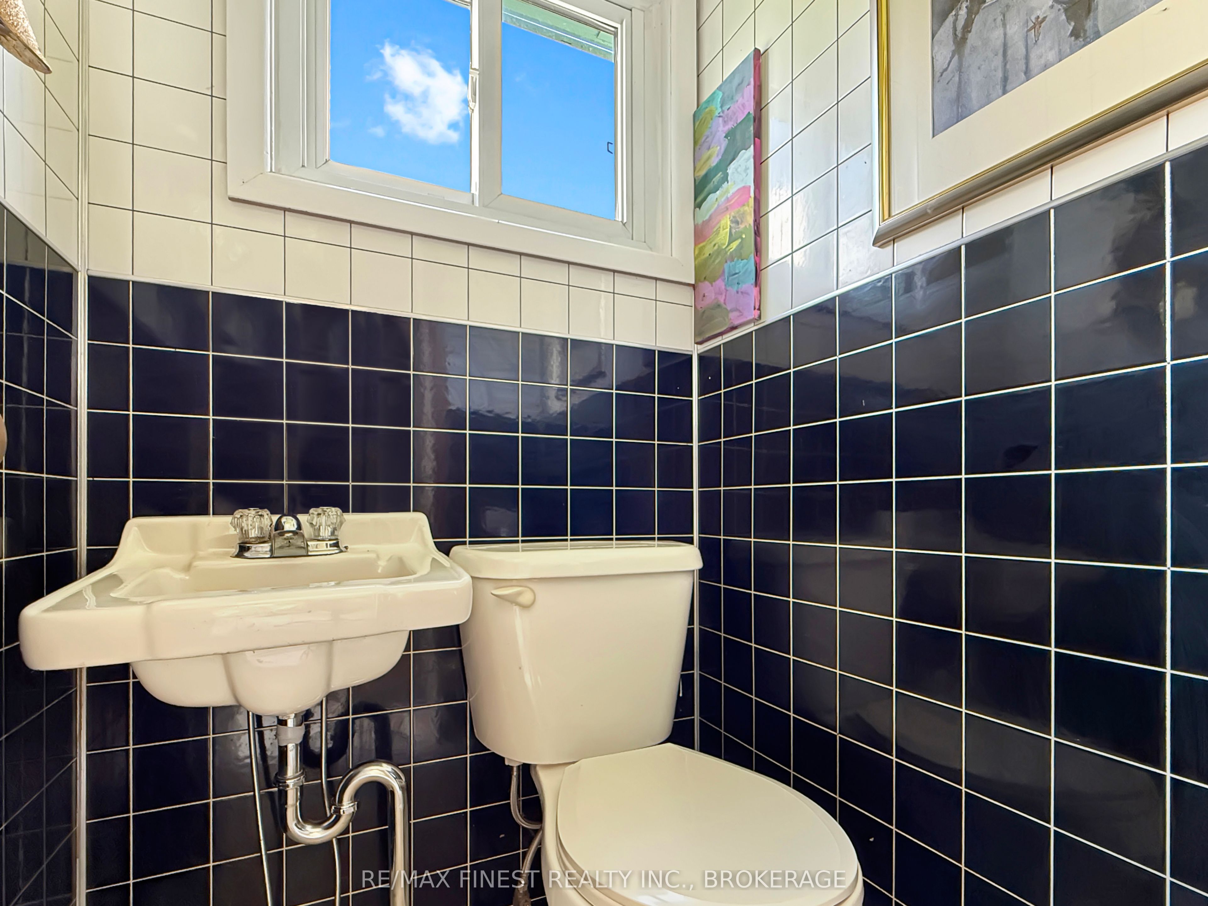 9859 County Rd 42 Property Photo 17