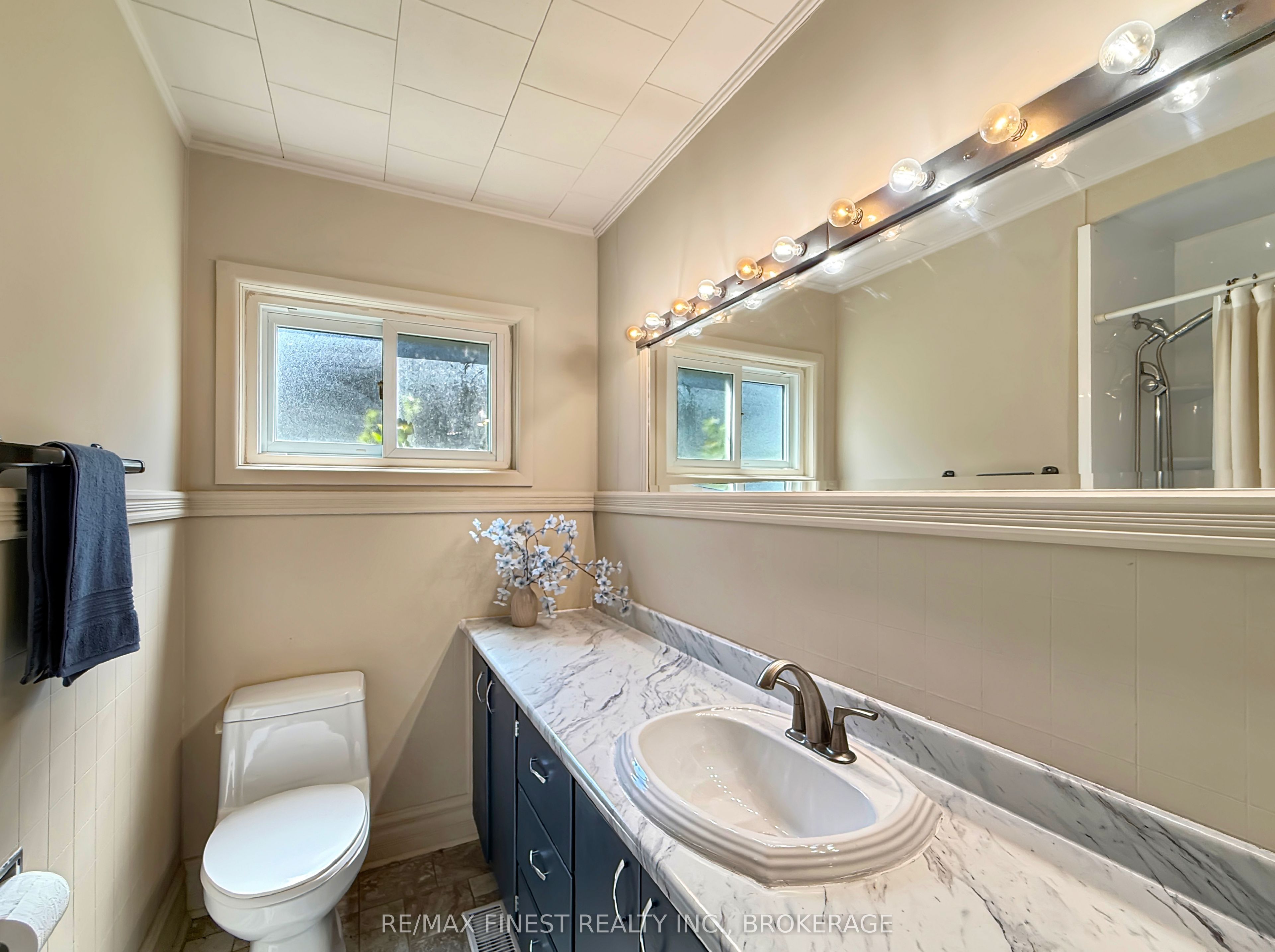 9859 County Rd 42 Property Photo 18