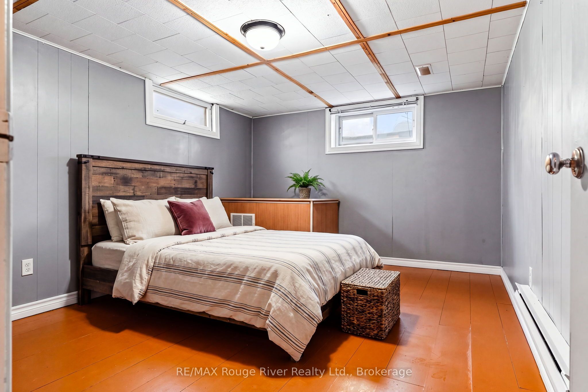 14 Elgin Street S Property Photo 37