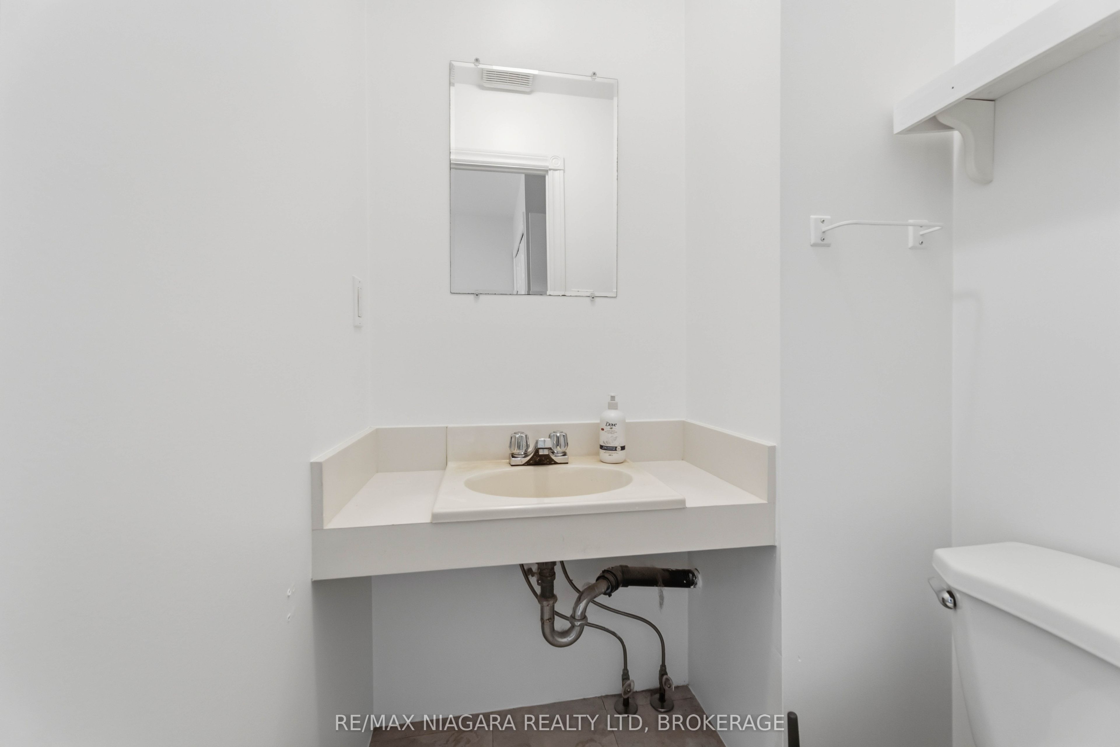 24 Welland Vale Road Property Photo 9