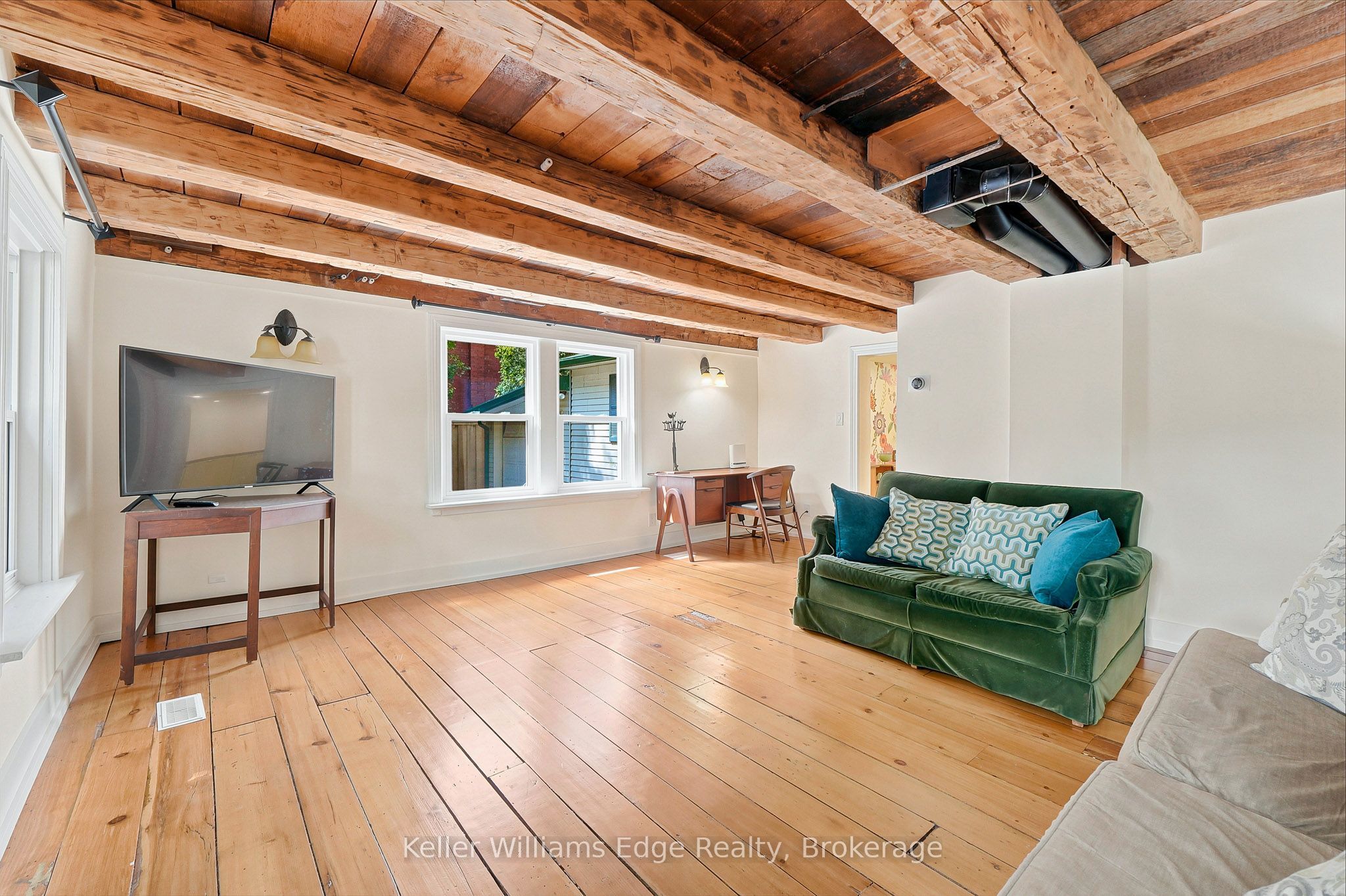 361 Dundas Street E Property Photo 3