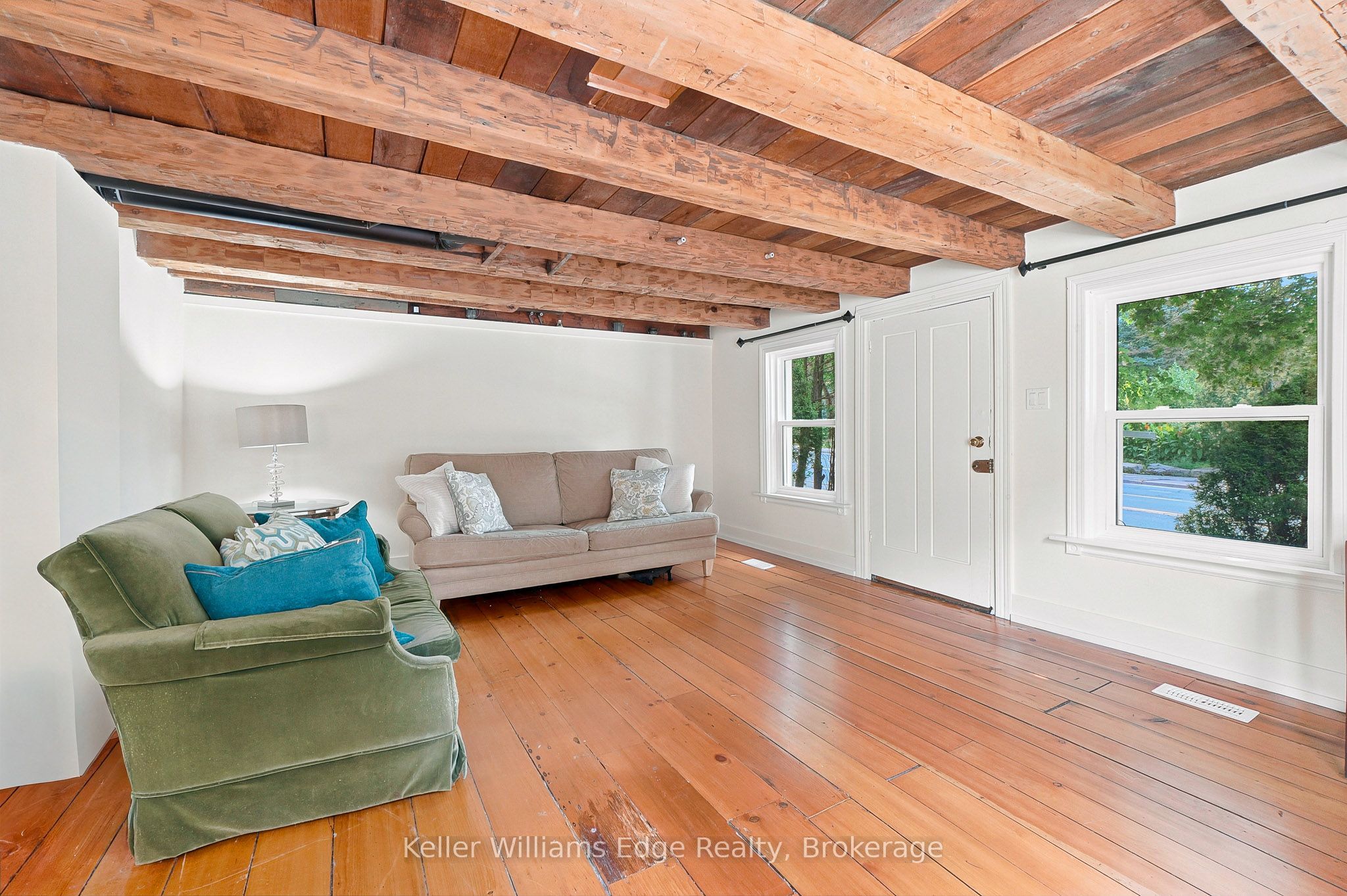 361 Dundas Street E Property Photo 5