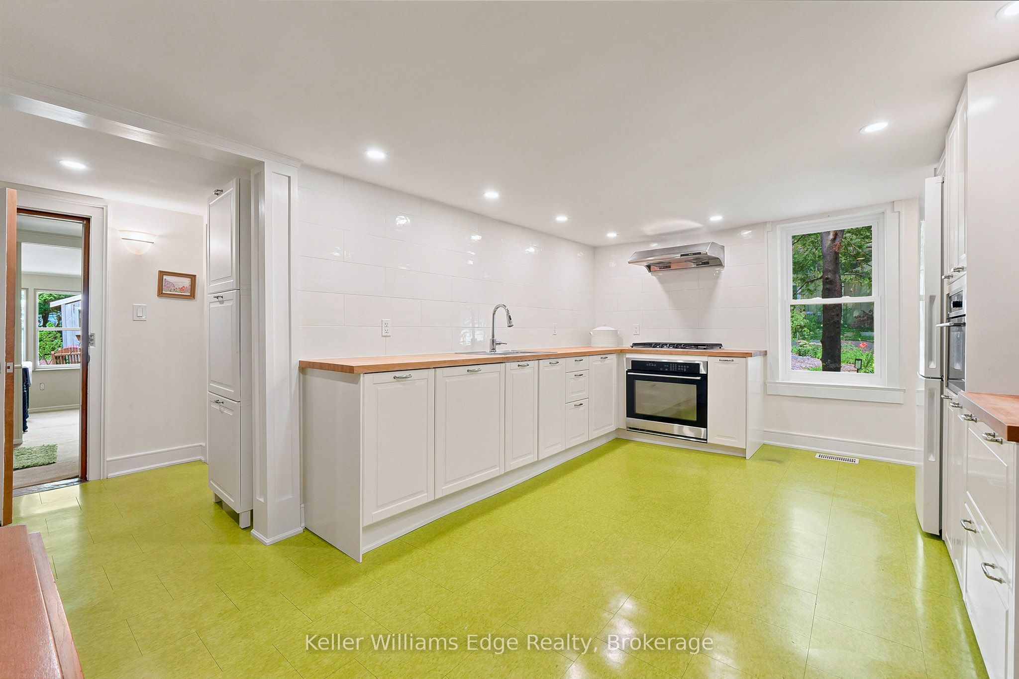 361 Dundas Street E Property Photo 8
