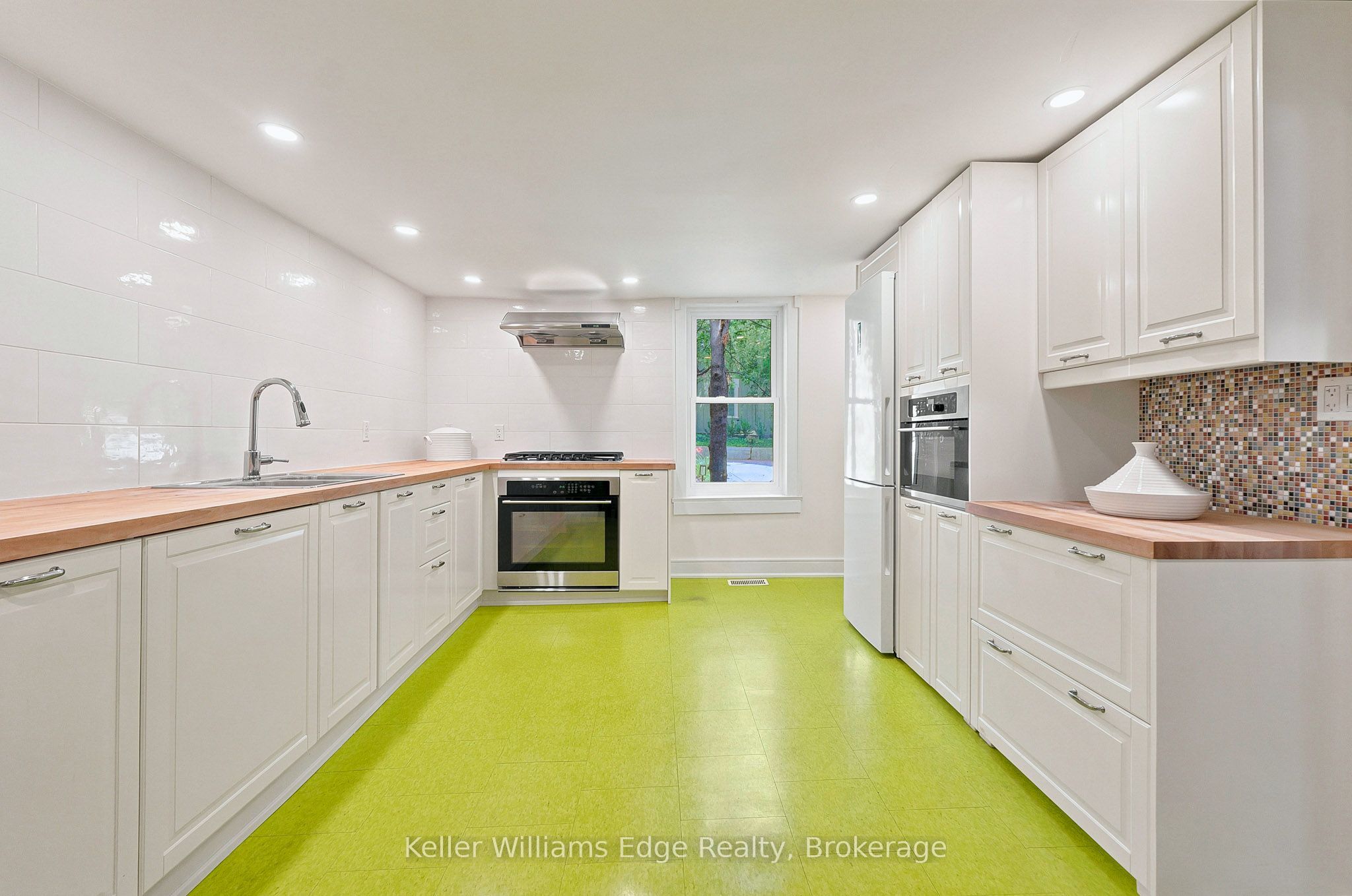 361 Dundas Street E Property Photo 9