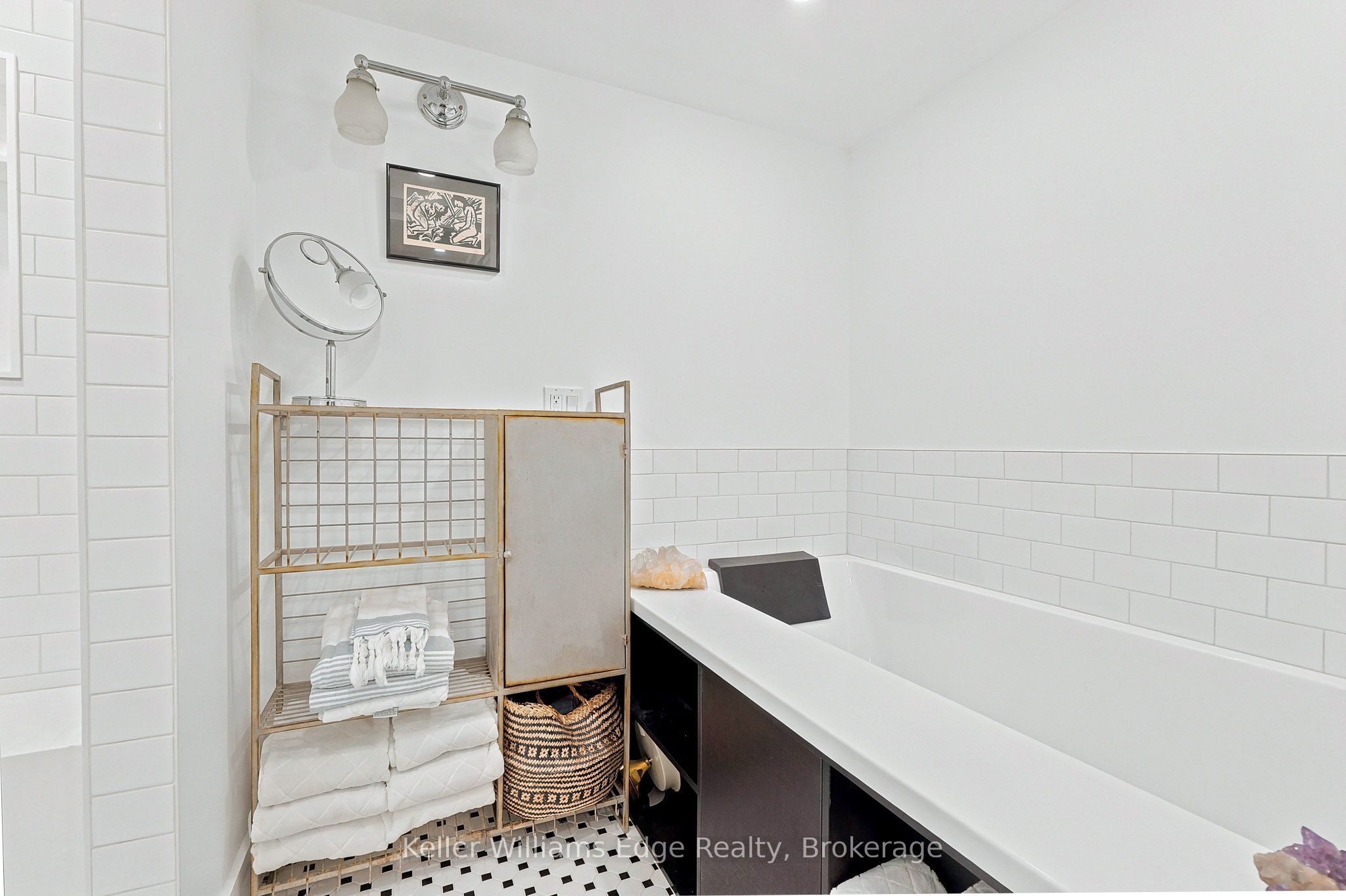 361 Dundas Street E Property Photo 19