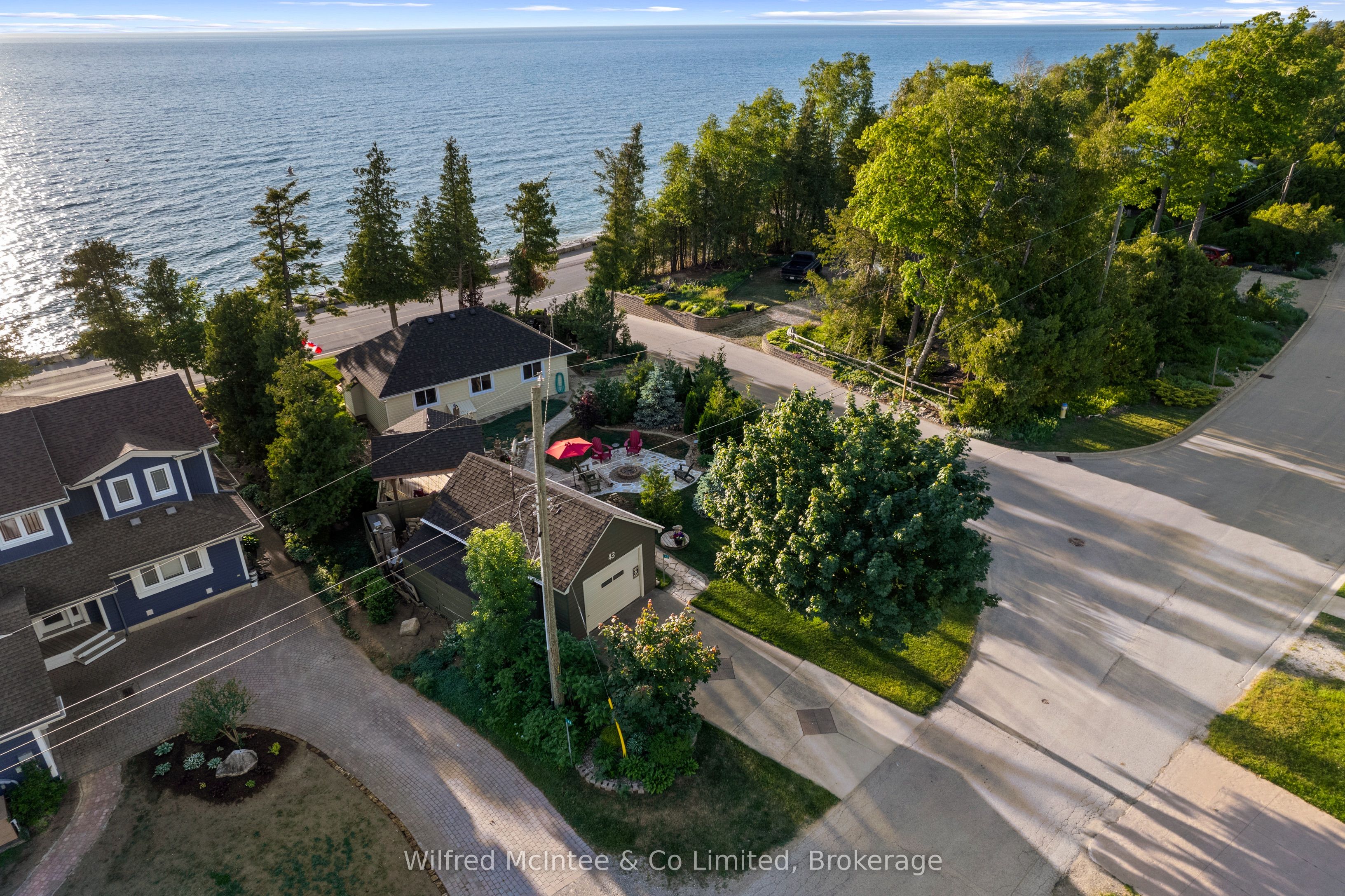 43 Fenton Drive Property Photo 1