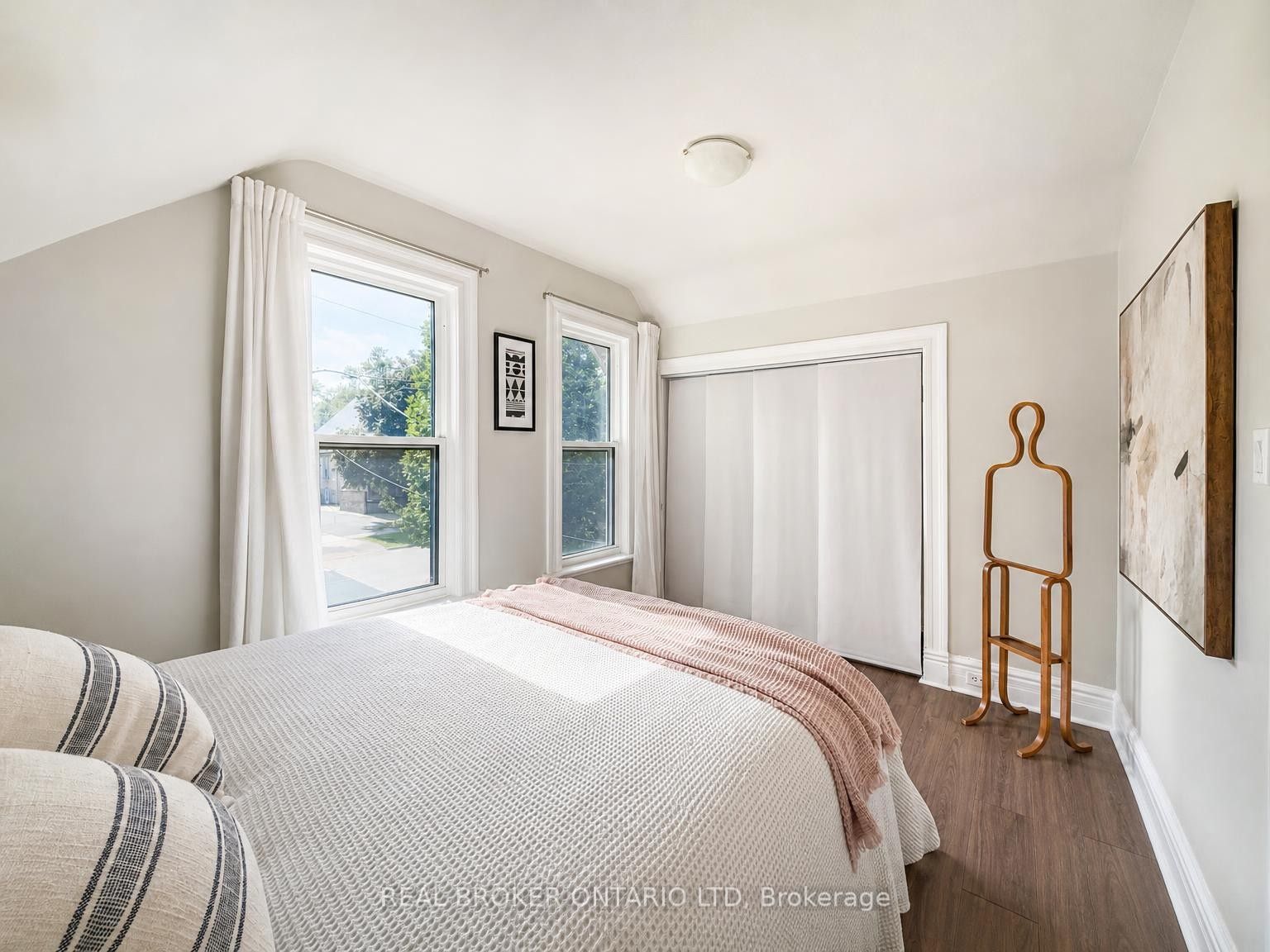 820 Maitland Street Property Photo 20