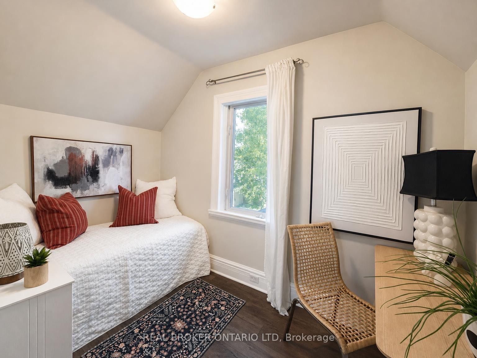 820 Maitland Street Property Photo 23