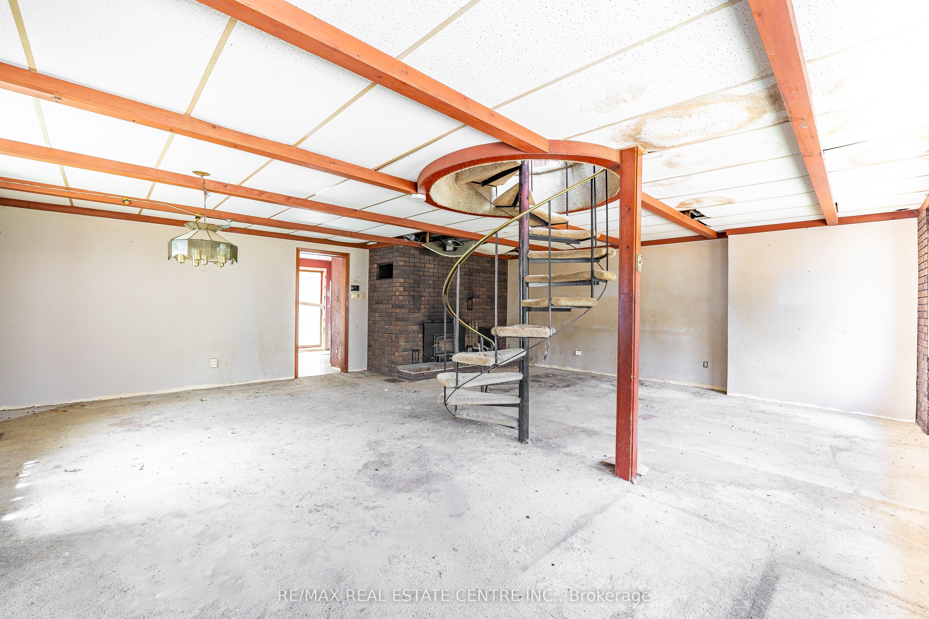 2 West Pearl Street Property Photo 3