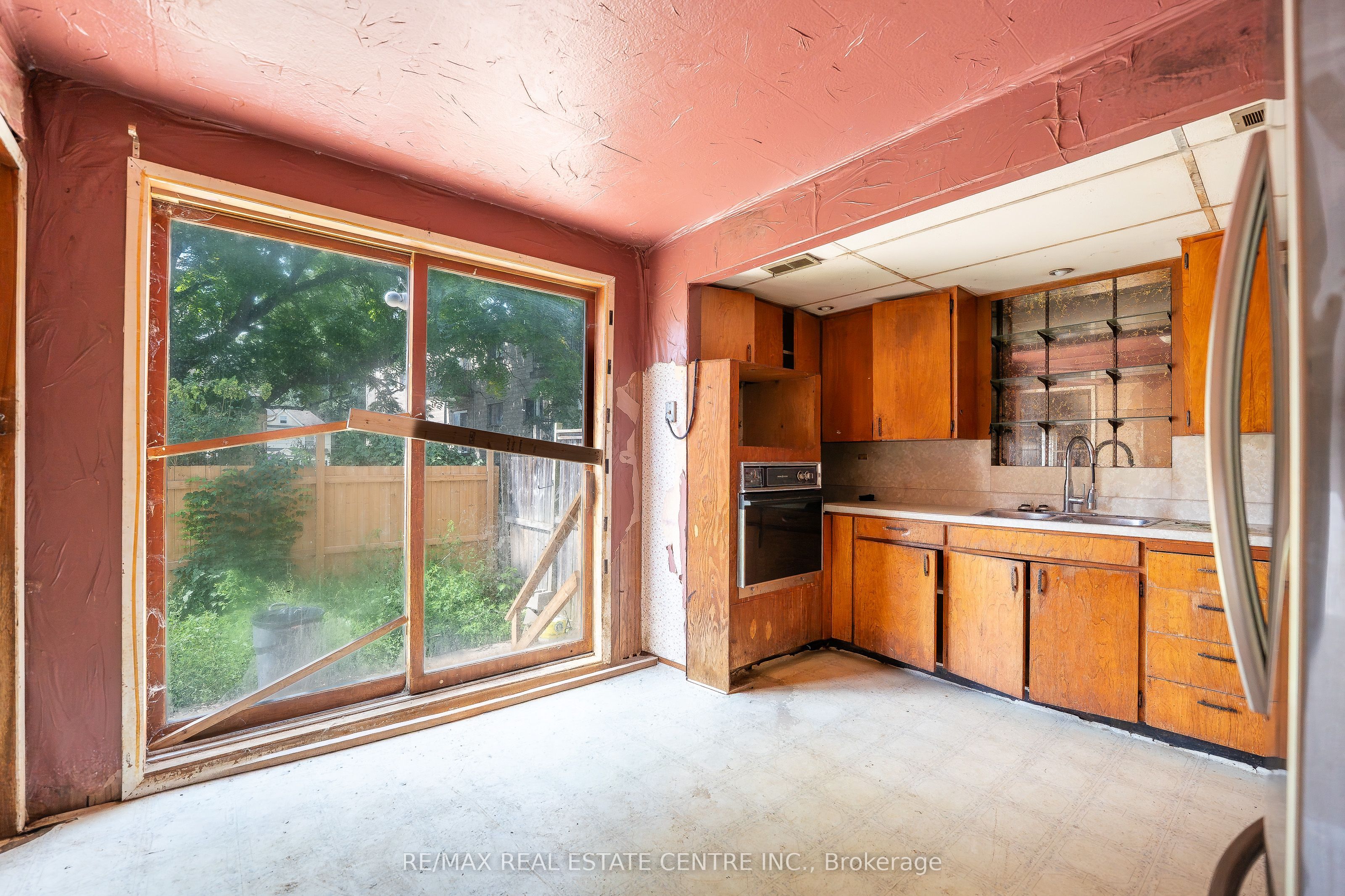 2 West Pearl Street Property Photo 6