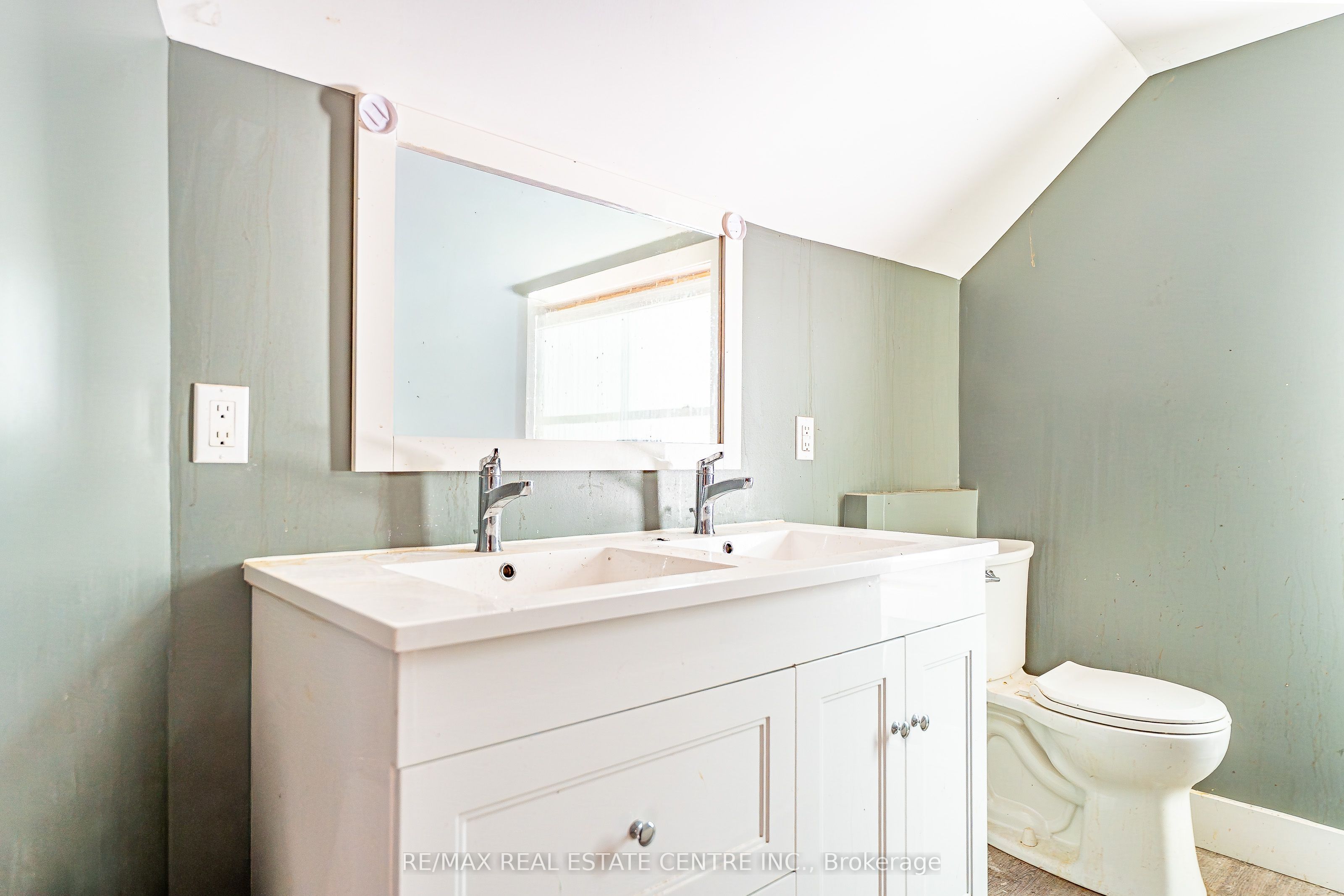 2 West Pearl Street Property Photo 14