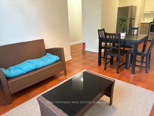 1570 Richmond Street 34 Property Photo 11