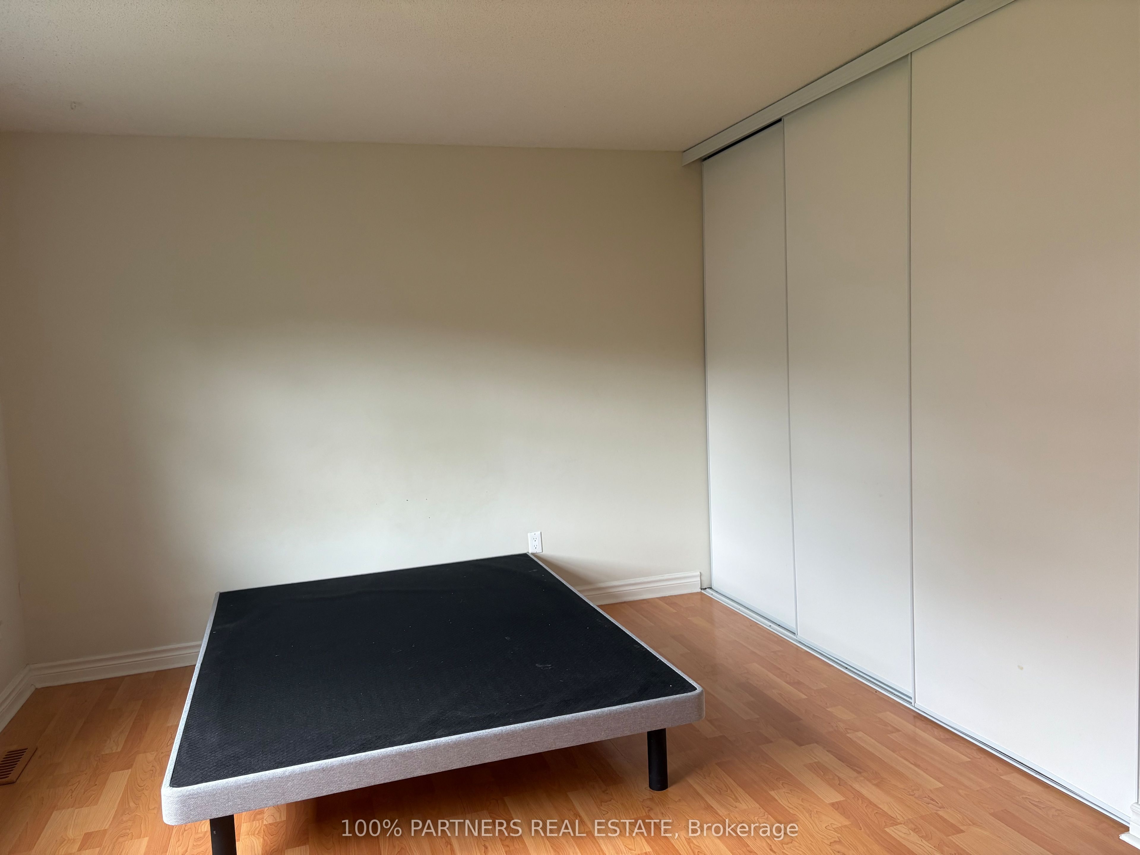 1570 Richmond Street 34 Property Photo 19