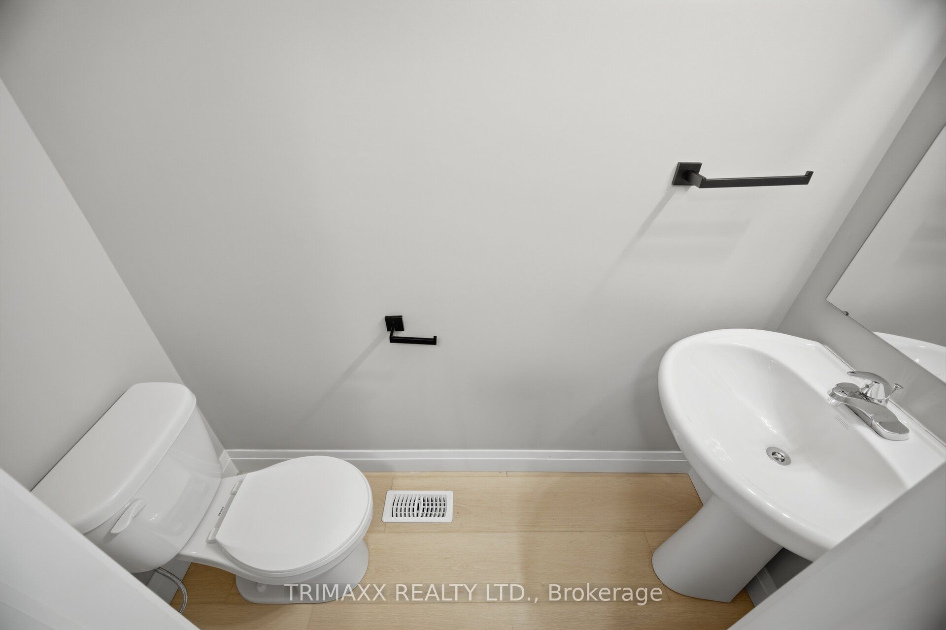 34 Warren Trail 48 Property Photo 21