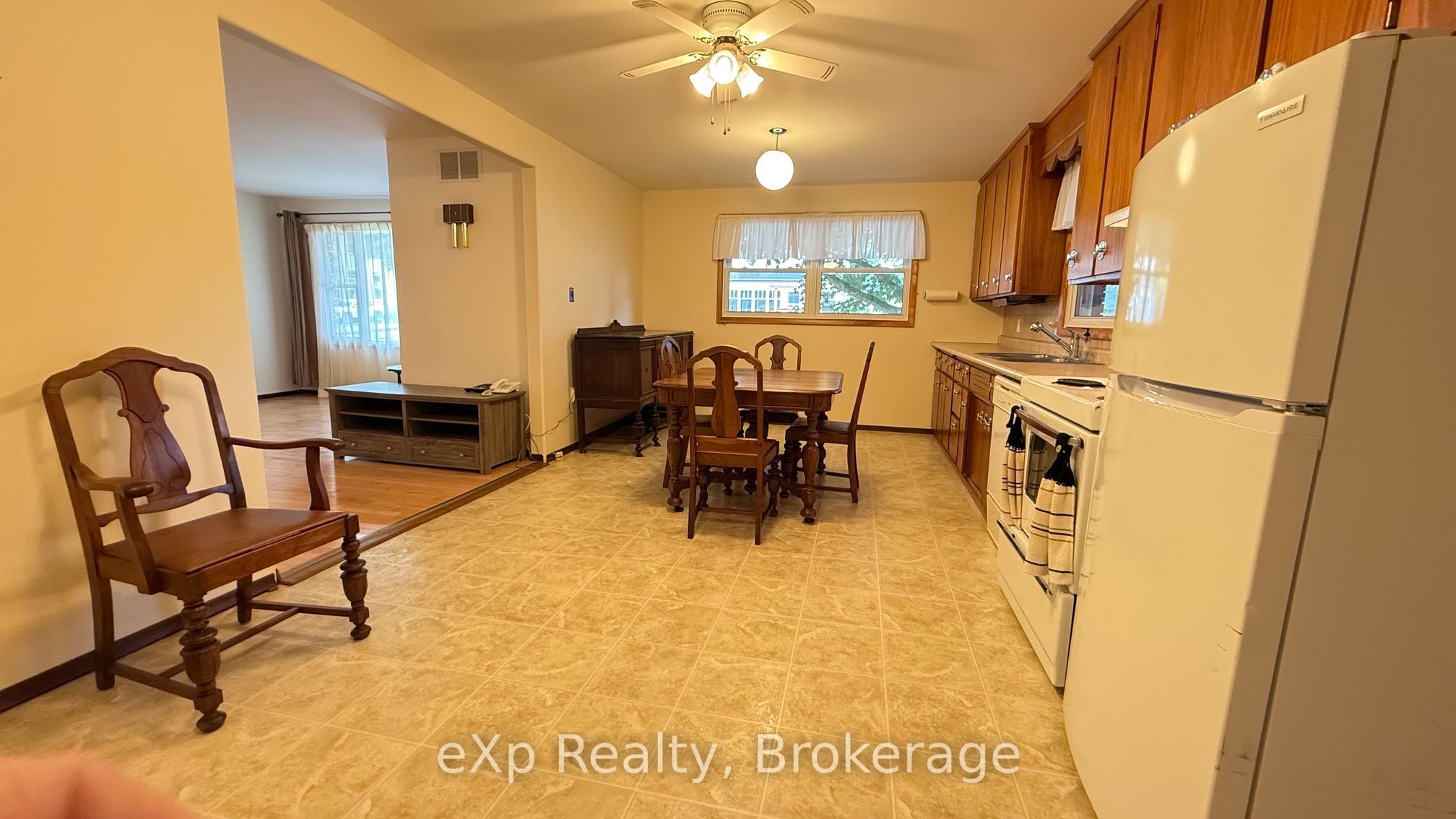 53 Maple Street Property Photo 9