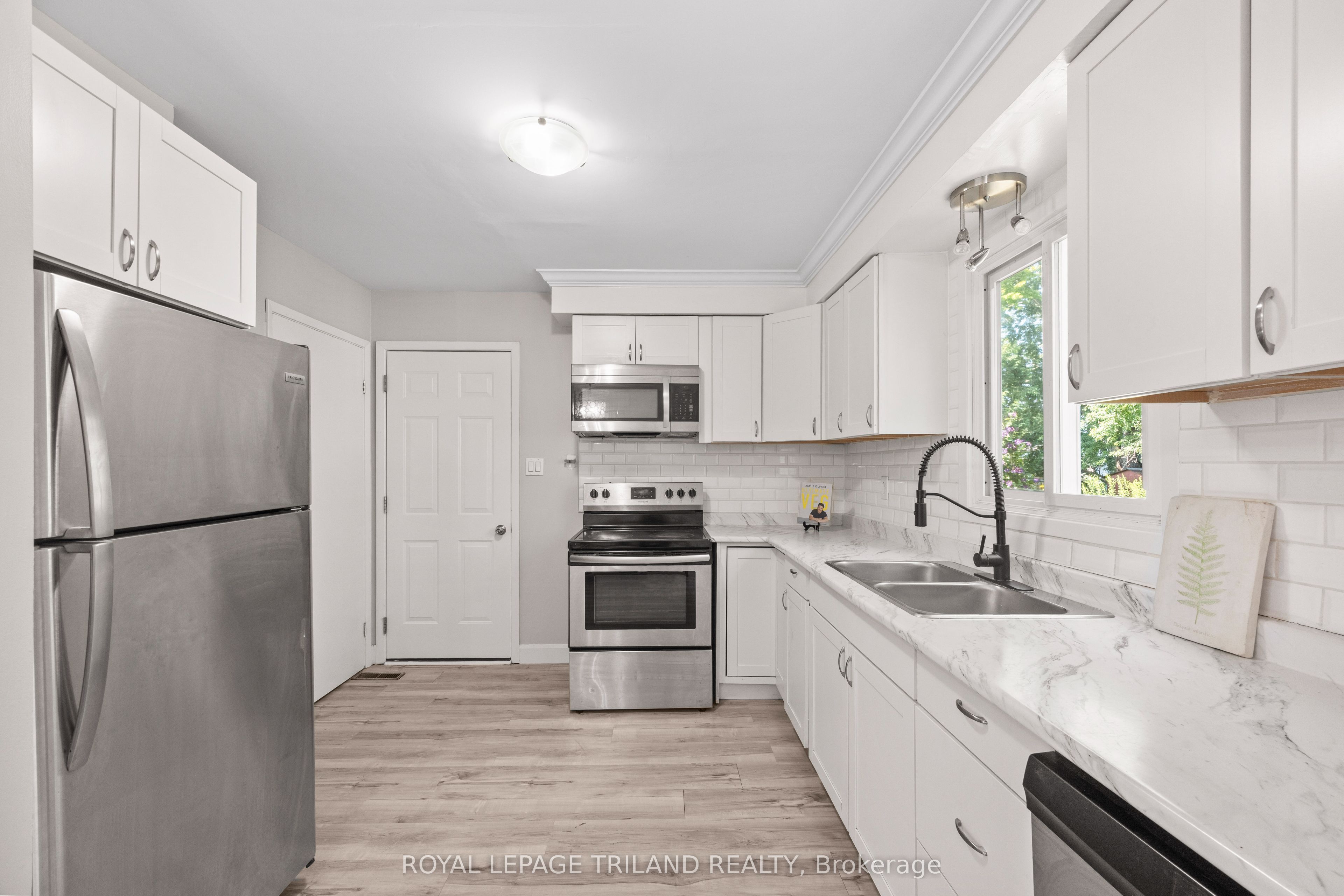 1767 Aldersbrook Road Property Photo 10
