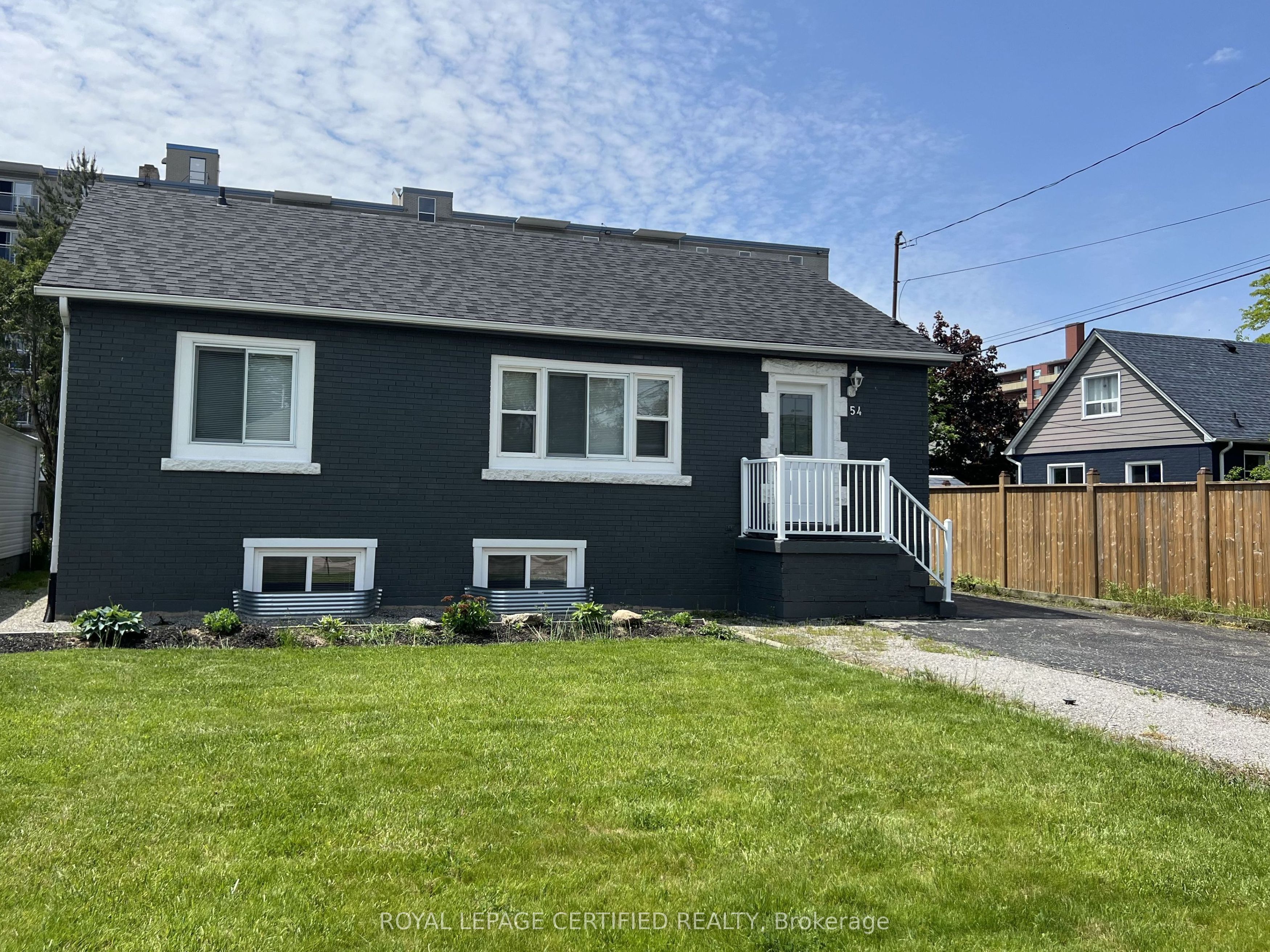 54 Duncombe Drive Property Photo 1
