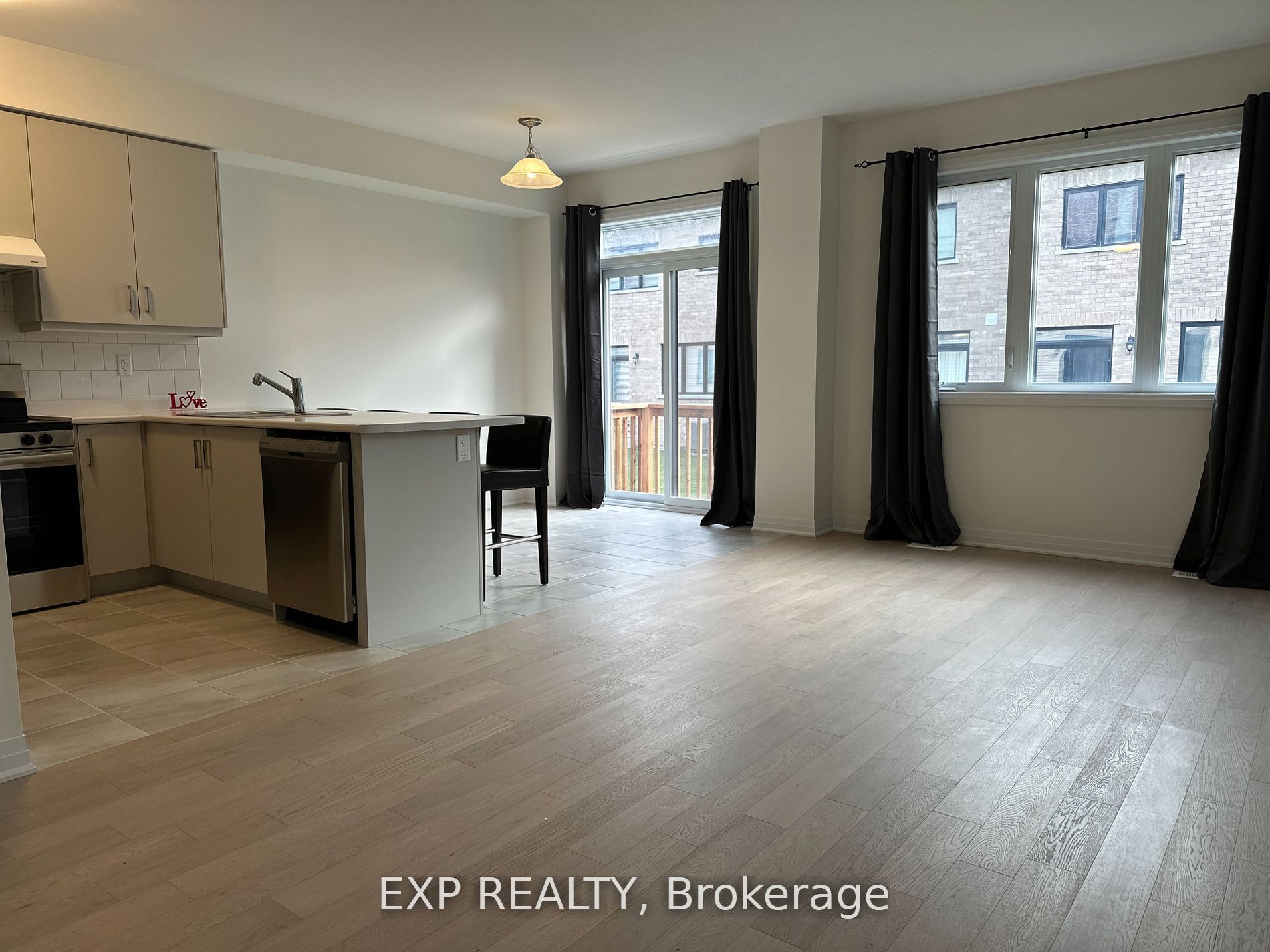 129 Masters Street Property Photo 8