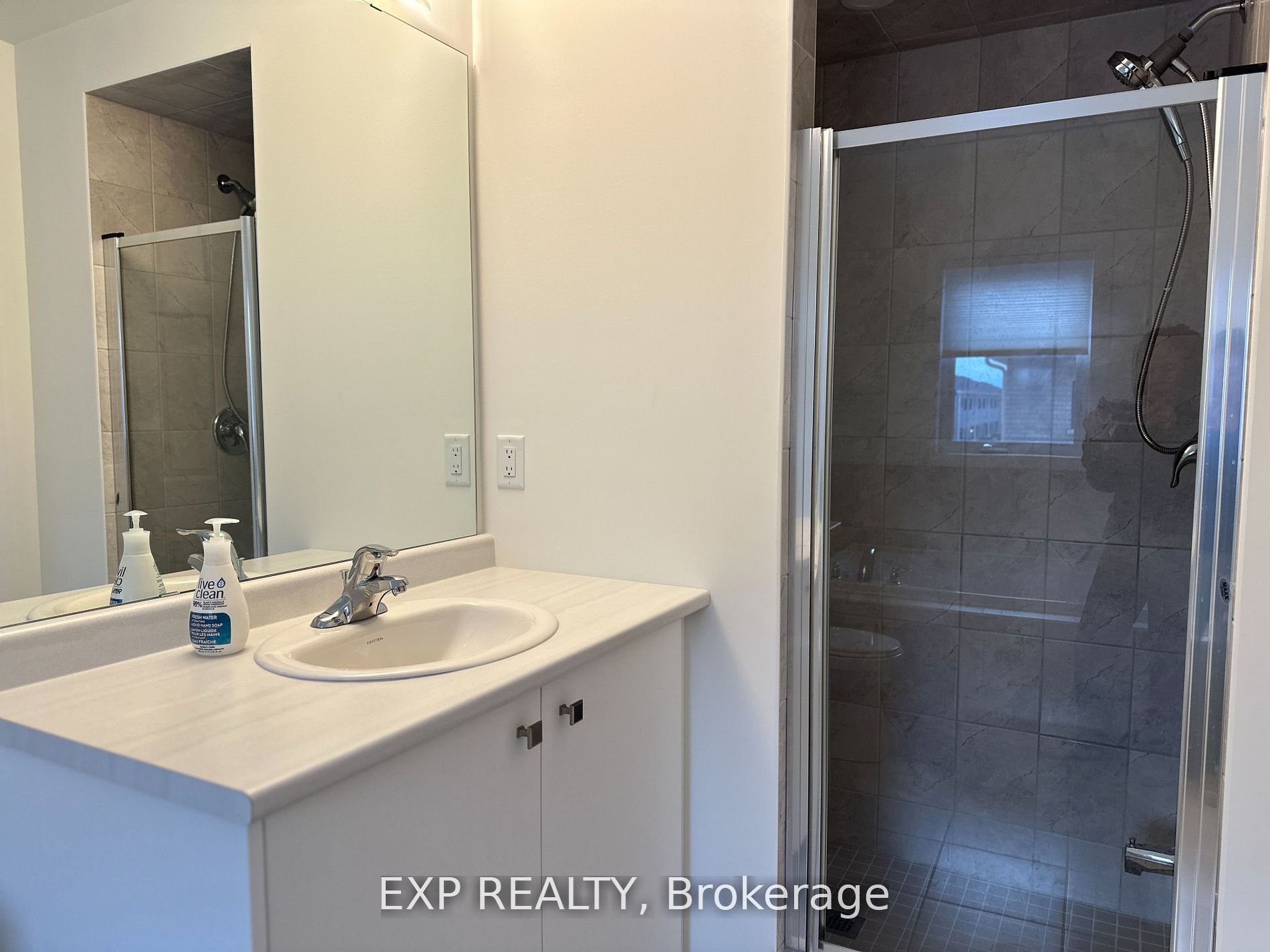 129 Masters Street Property Photo 22