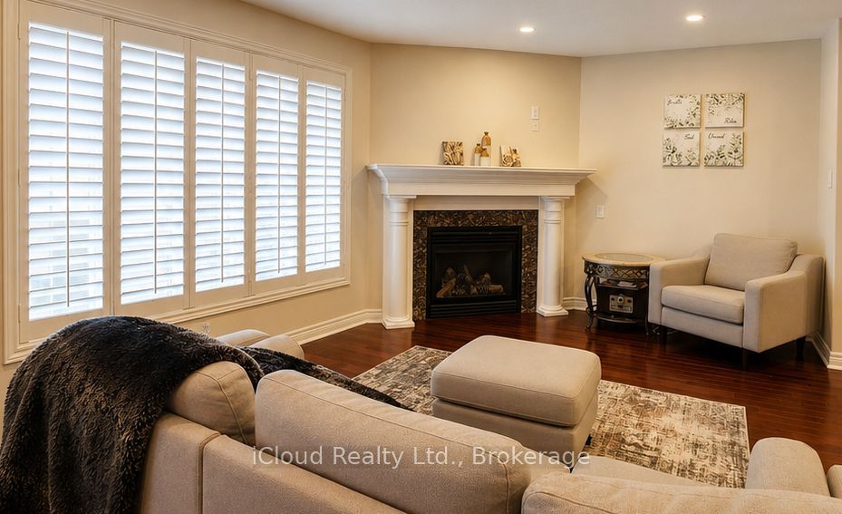 55 Magnificent Way Property Photo 4