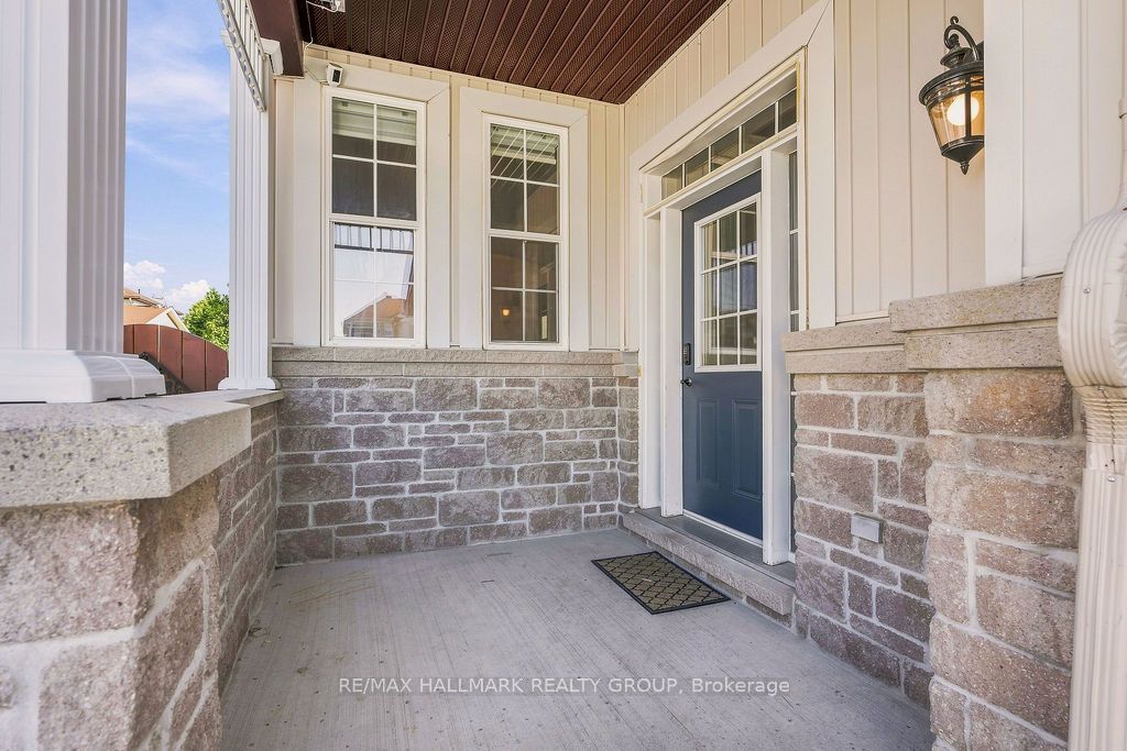 1037 Fieldfair Way Property Photo 2