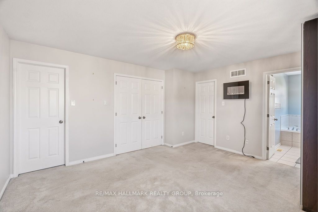 1037 Fieldfair Way Property Photo 25