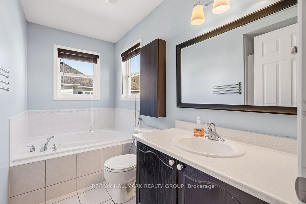 1037 Fieldfair Way Property Photo 27